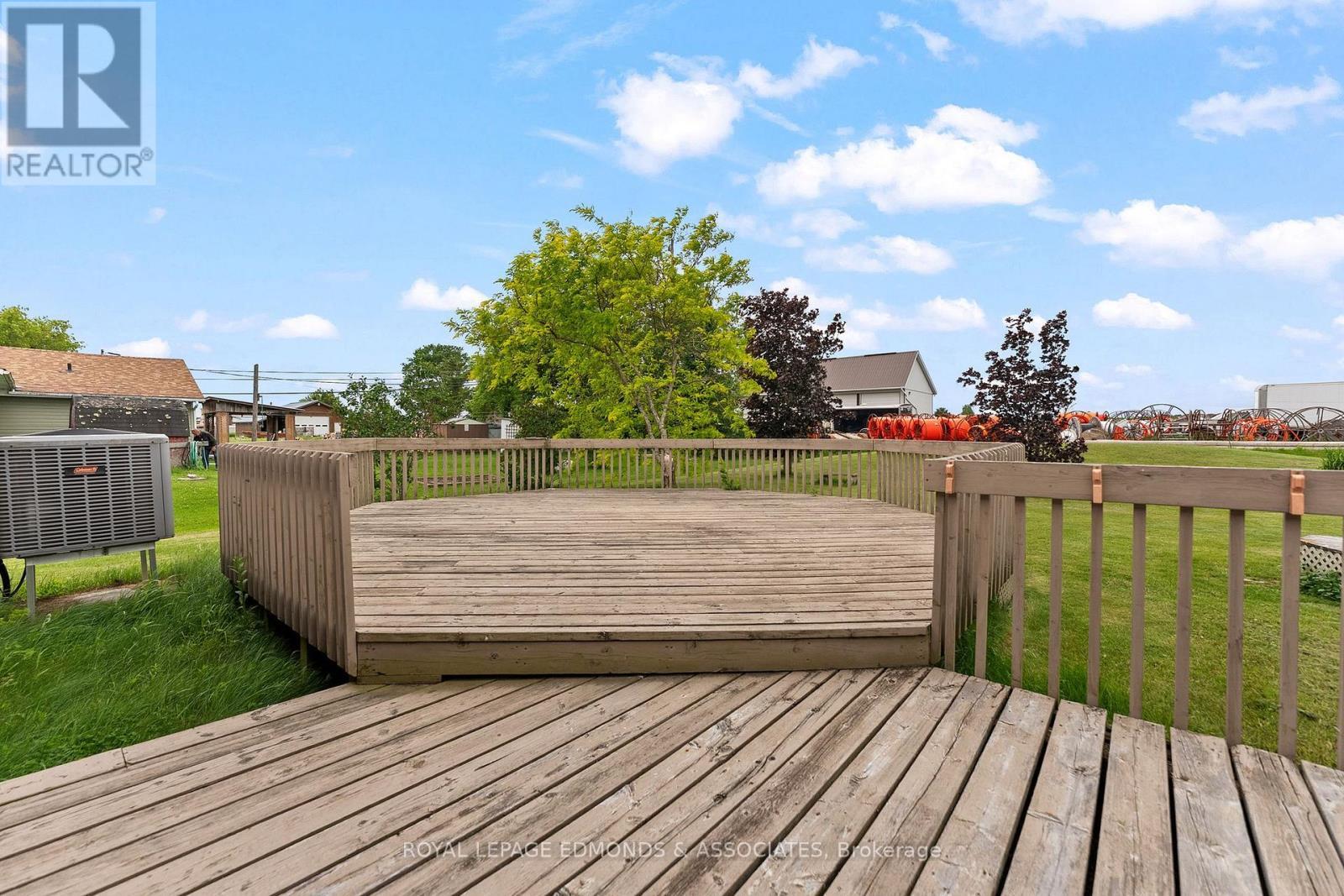 












13 LACROIX BAY ROAD

,
Whitewater Region,




Ontario
K0J2L0

