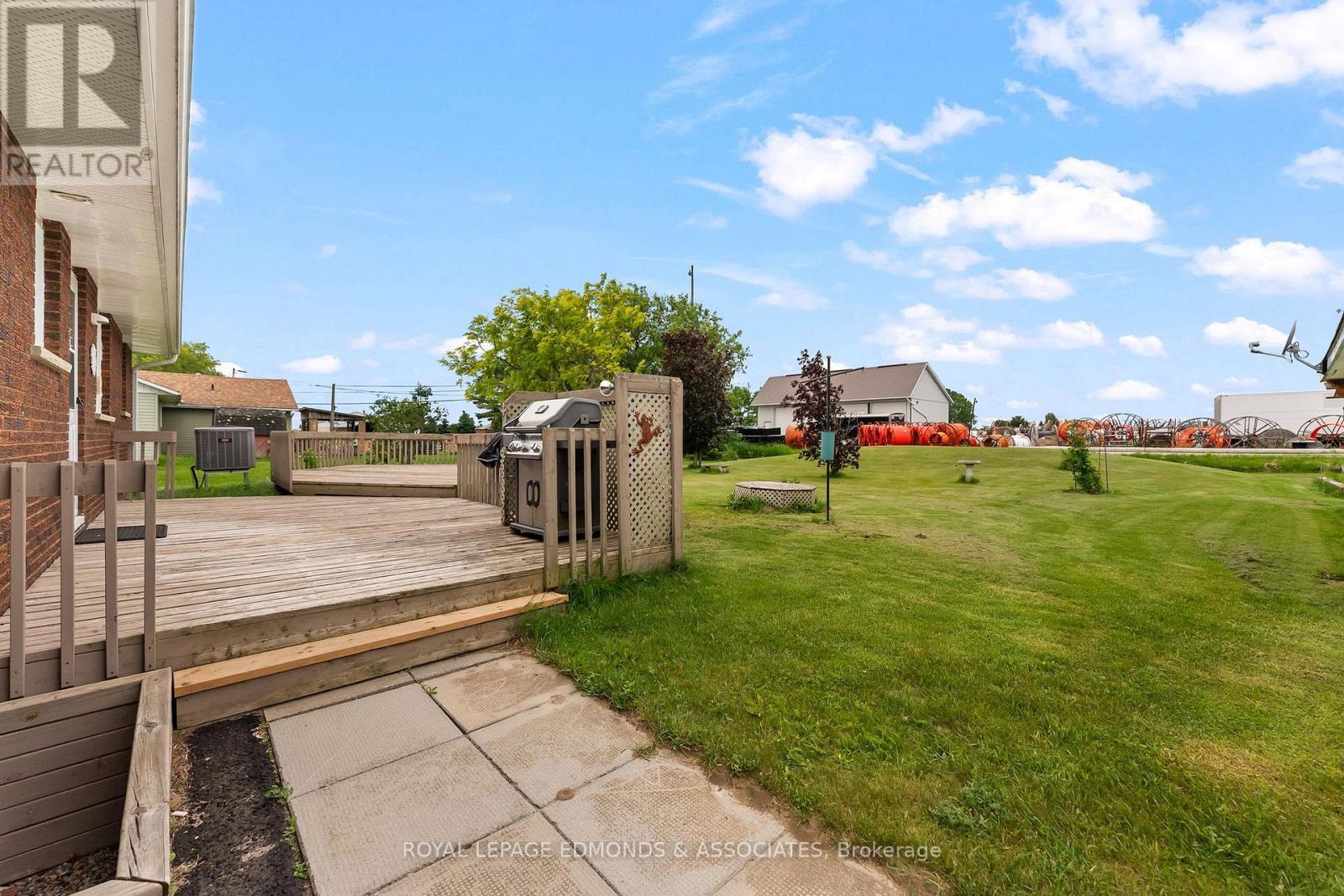 












13 LACROIX BAY ROAD

,
Whitewater Region,




Ontario
K0J2L0

