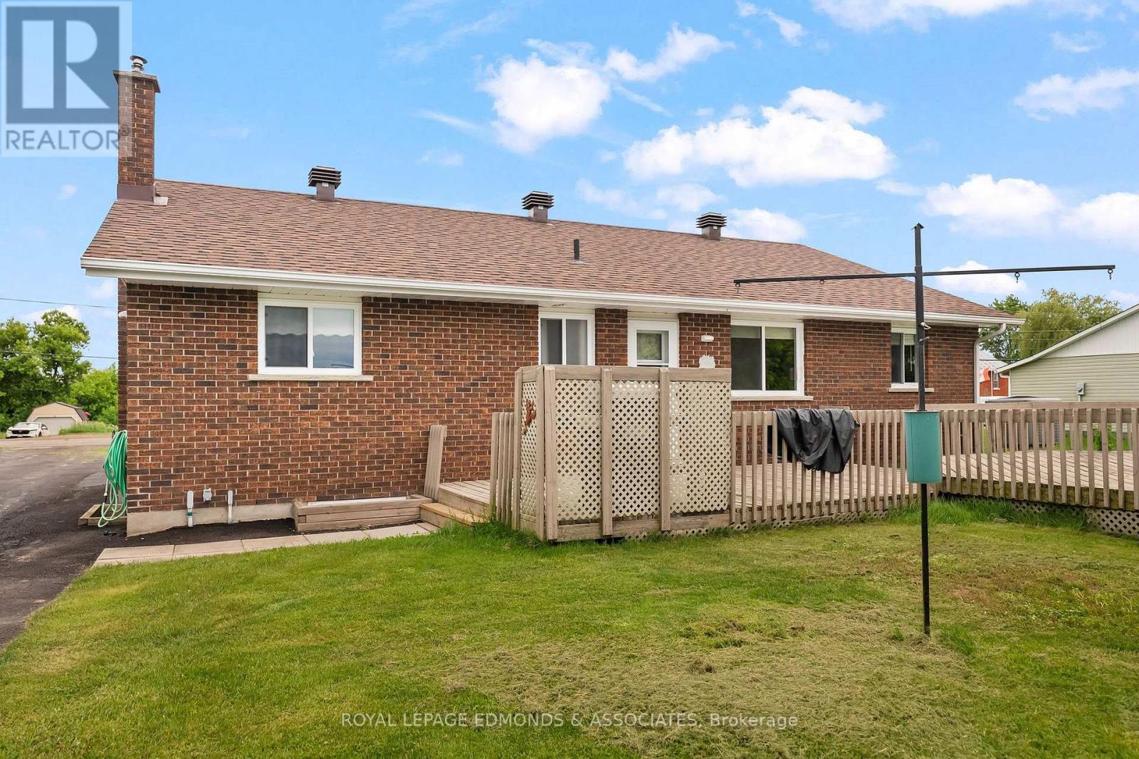 












13 LACROIX BAY ROAD

,
Whitewater Region,




Ontario
K0J2L0

