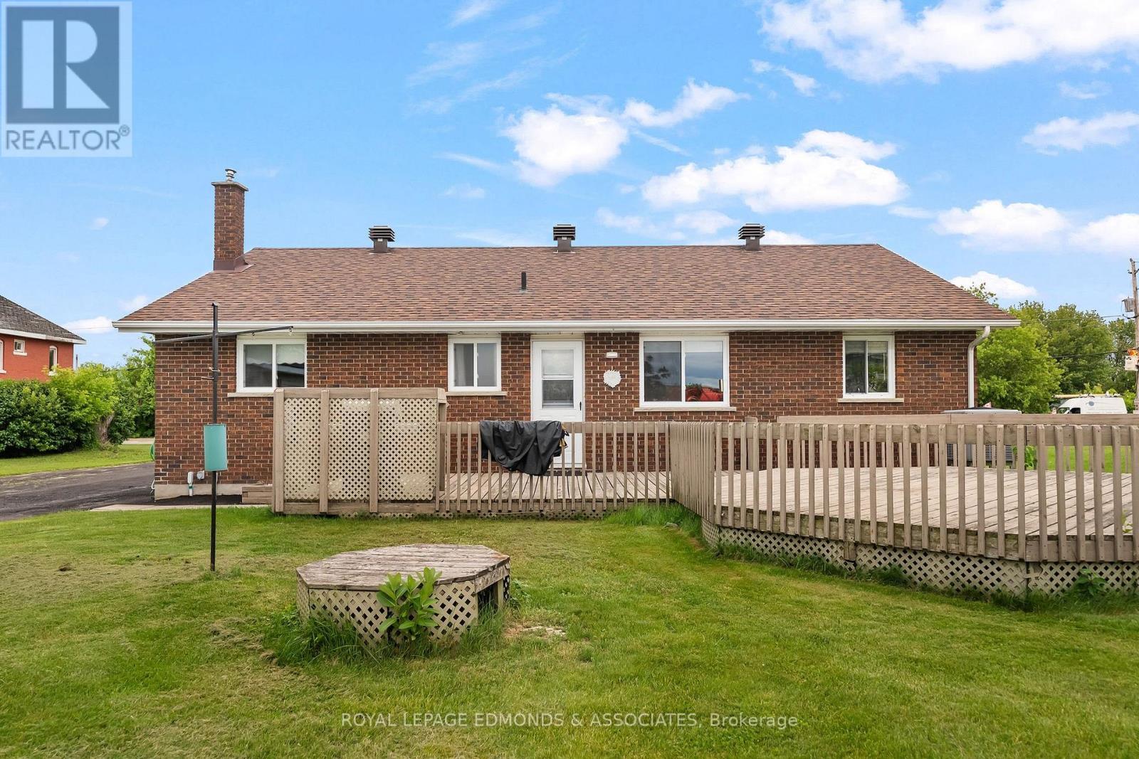 












13 LACROIX BAY ROAD

,
Whitewater Region,




Ontario
K0J2L0

