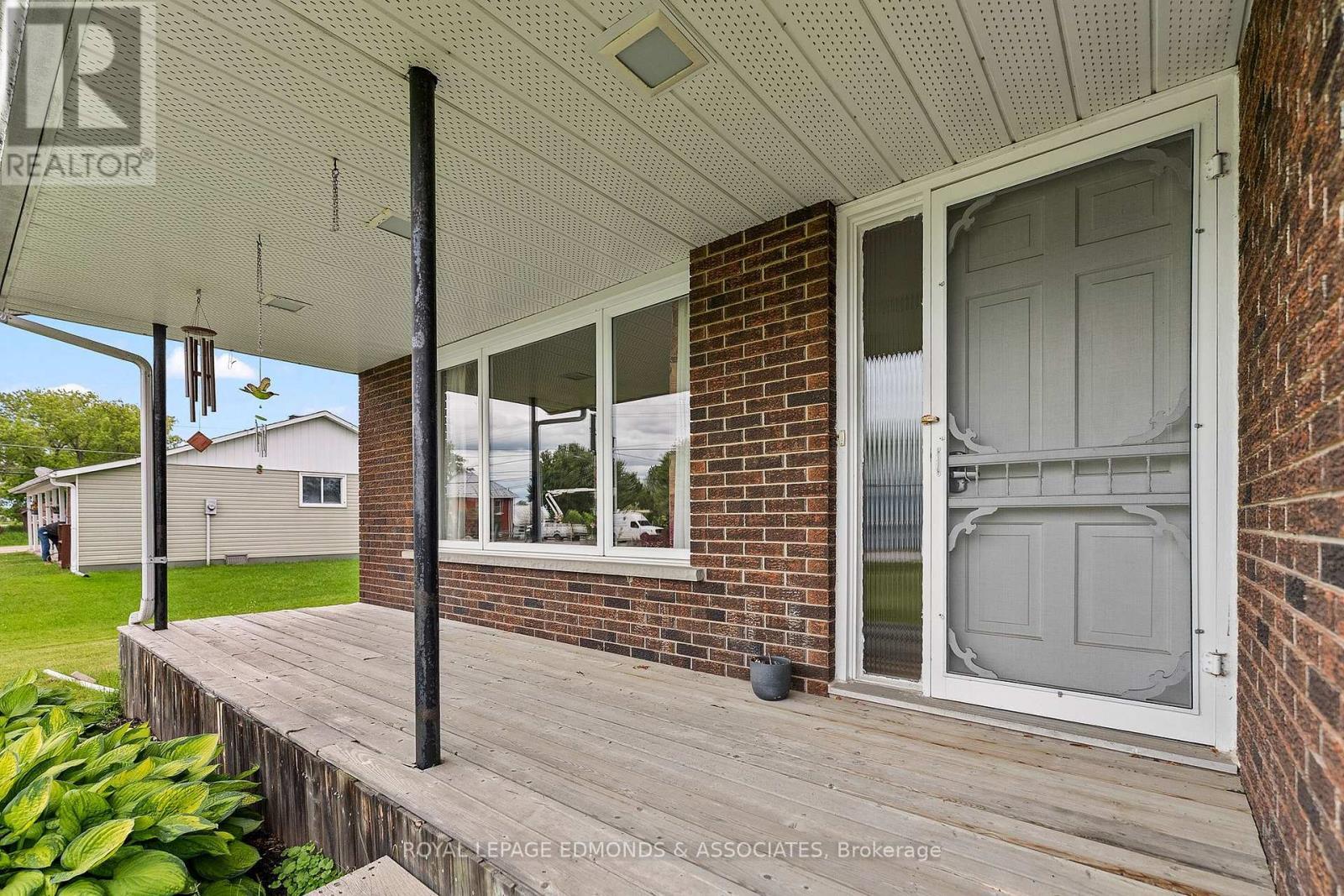 












13 LACROIX BAY ROAD

,
Whitewater Region,




Ontario
K0J2L0

