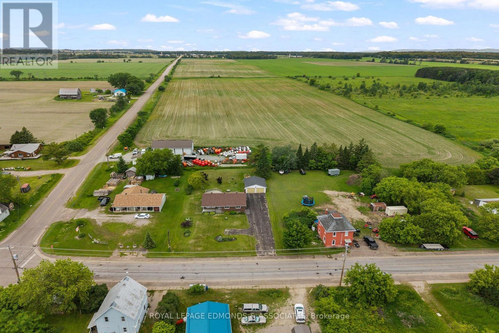 












13 LACROIX BAY ROAD

,
Whitewater Region,




Ontario
K0J2L0

