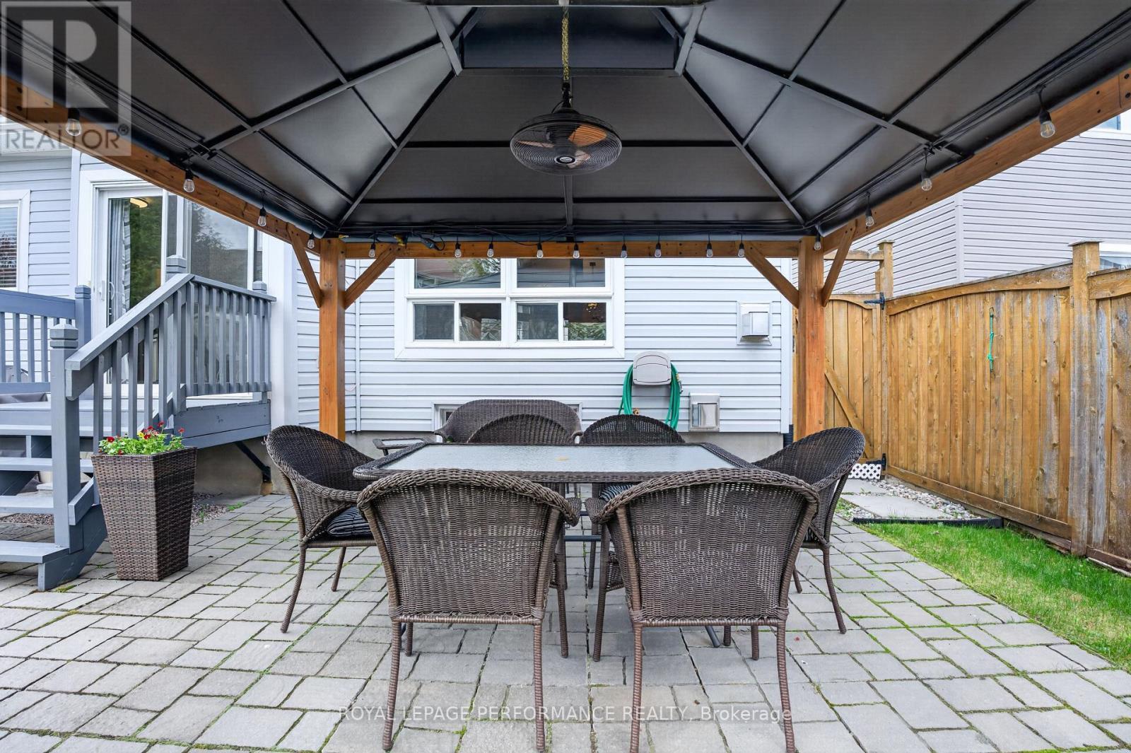 












112 JADE STREET

,
Clarence-Rockland,




Ontario
K4K0C8

