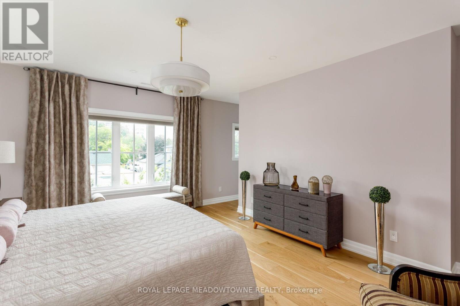












396 BROADWAY AVENUE

,
Milton,




Ontario
L9T1T7

