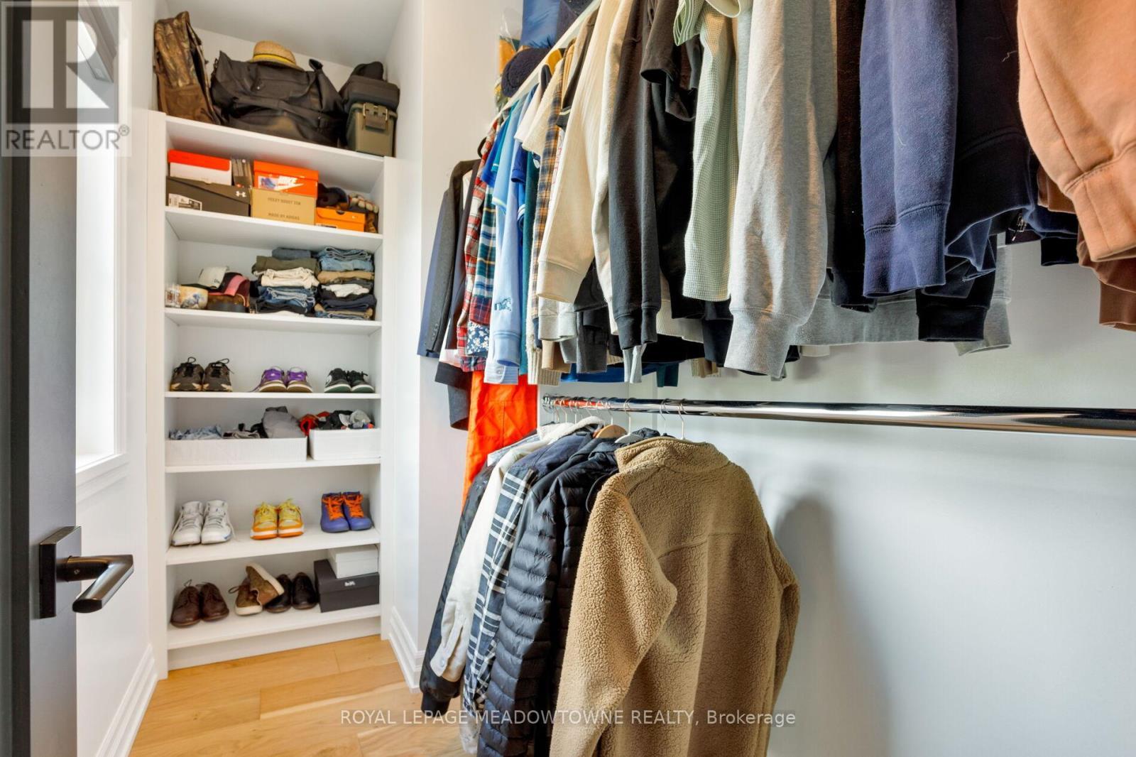 












396 BROADWAY AVENUE

,
Milton,




Ontario
L9T1T7

