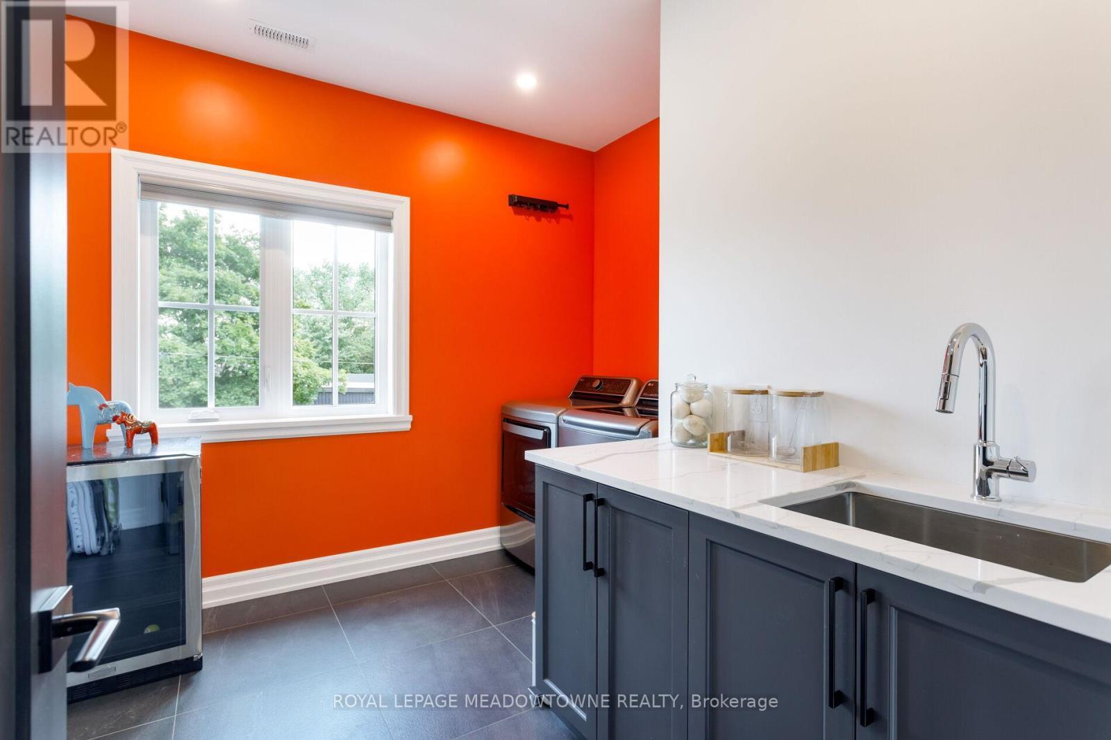 












396 BROADWAY AVENUE

,
Milton,




Ontario
L9T1T7

