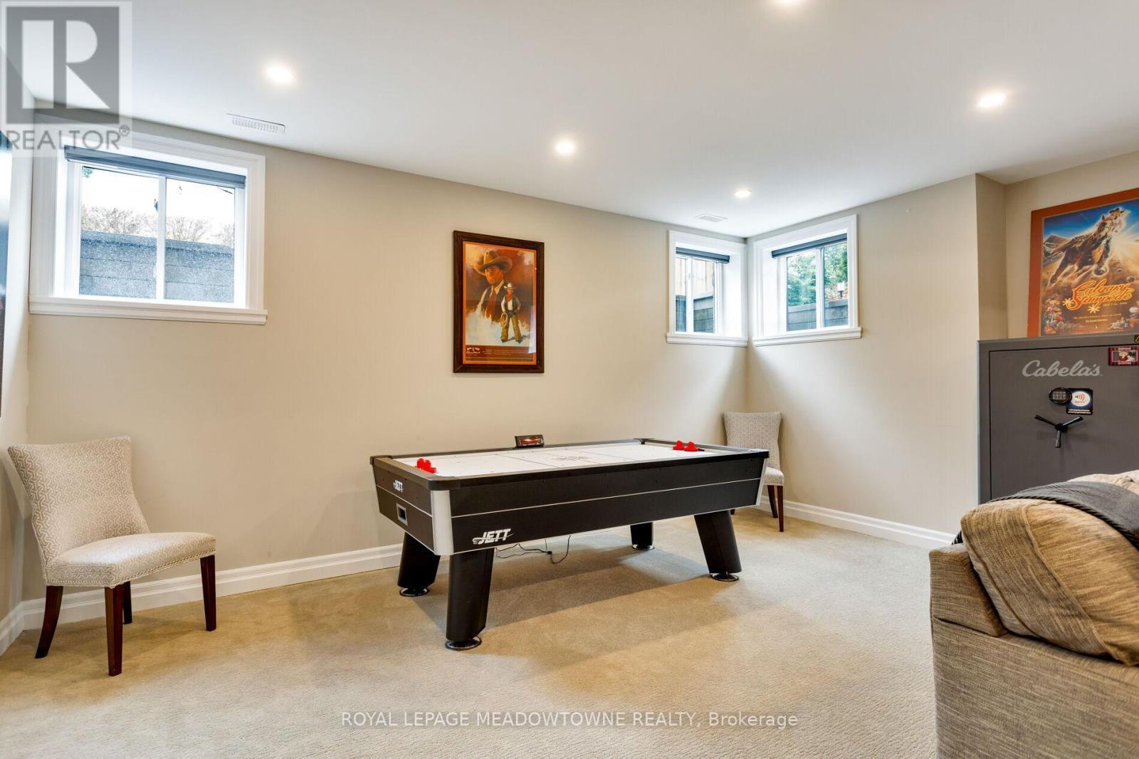 












396 BROADWAY AVENUE

,
Milton,




Ontario
L9T1T7

