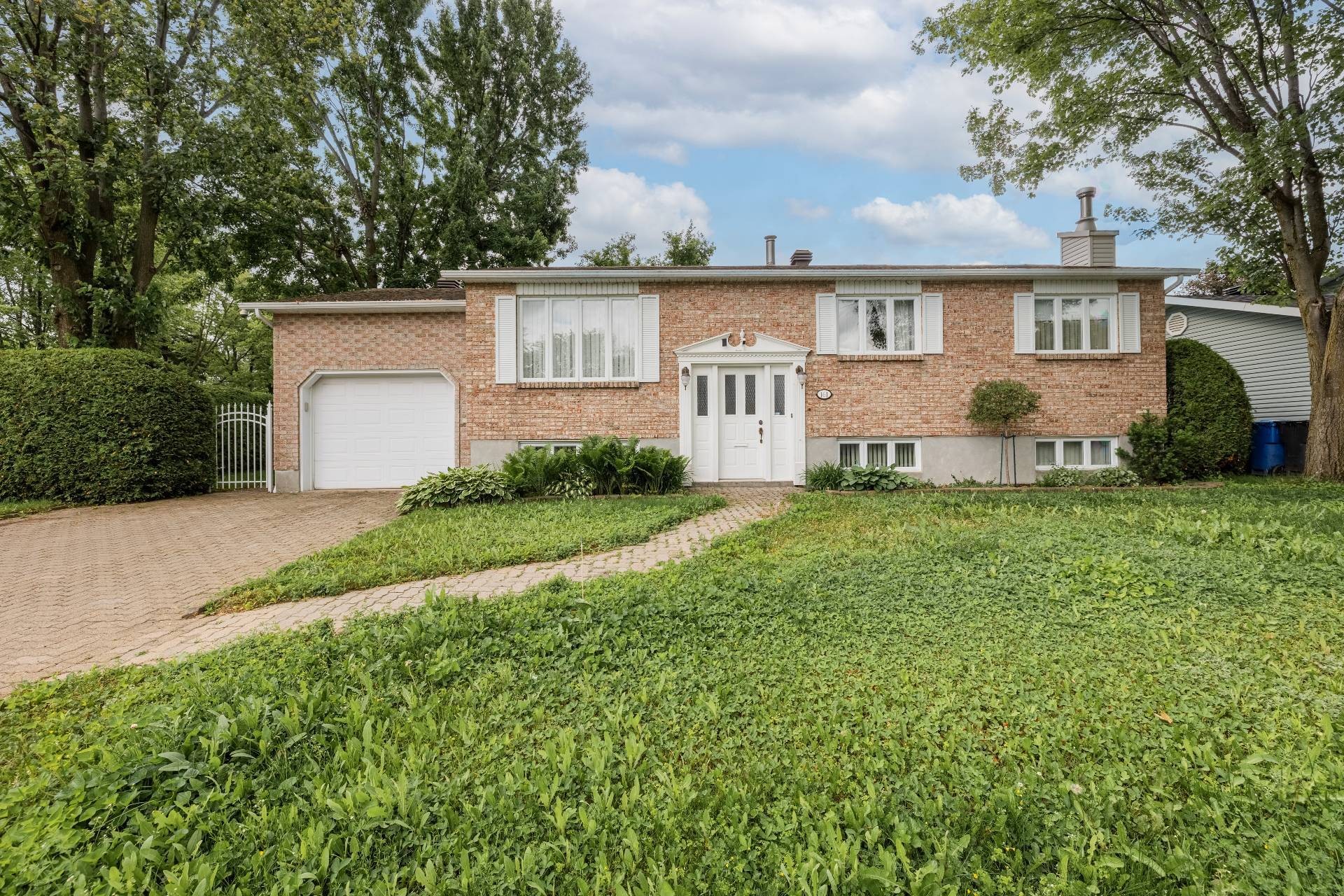 









161


Rue De Mésy

,
Boucherville,




QC
J4B4E4

