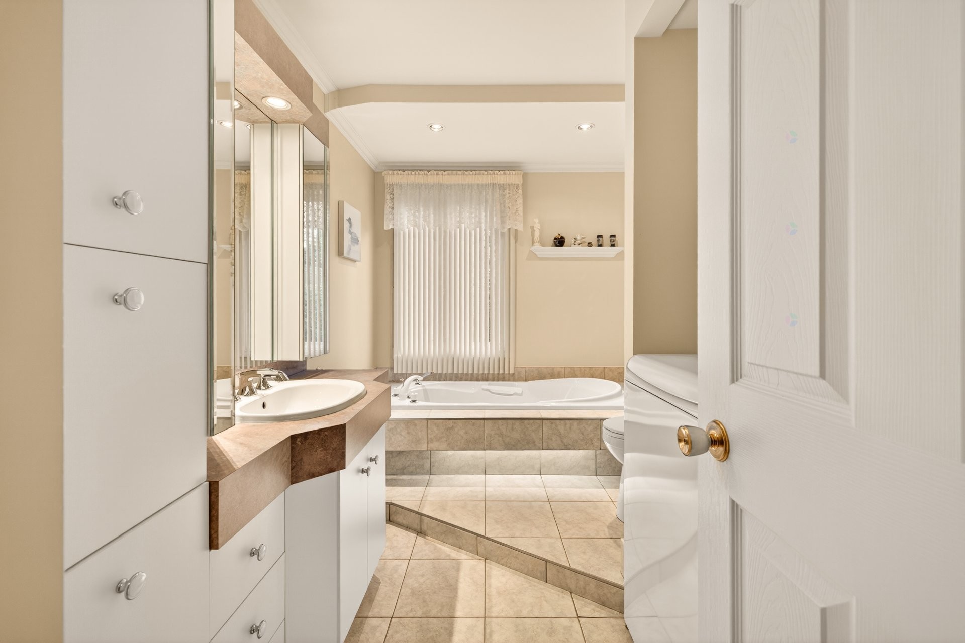 









161


Rue De Mésy

,
Boucherville,




QC
J4B4E4

