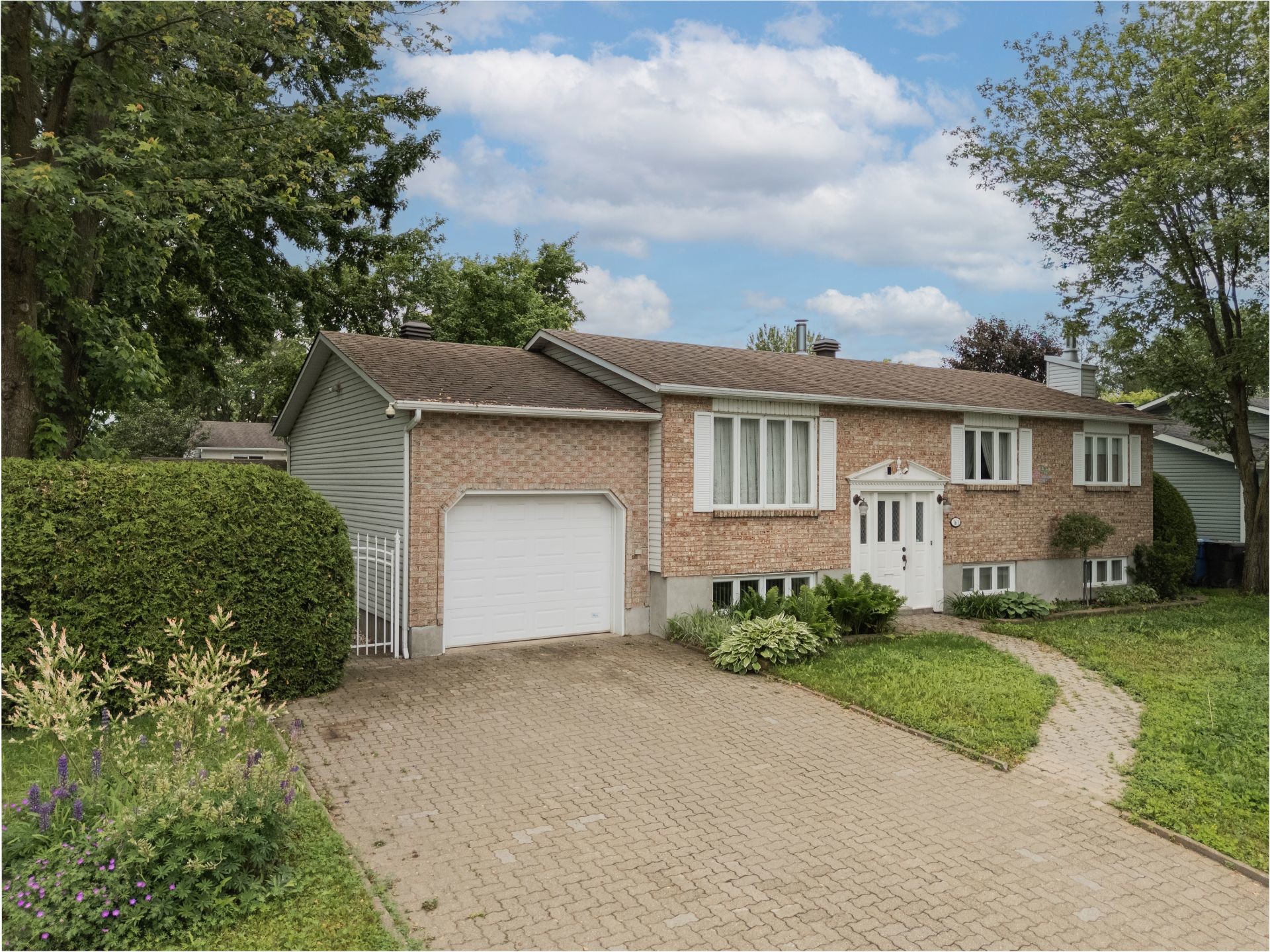 









161


Rue De Mésy

,
Boucherville,




QC
J4B4E4

