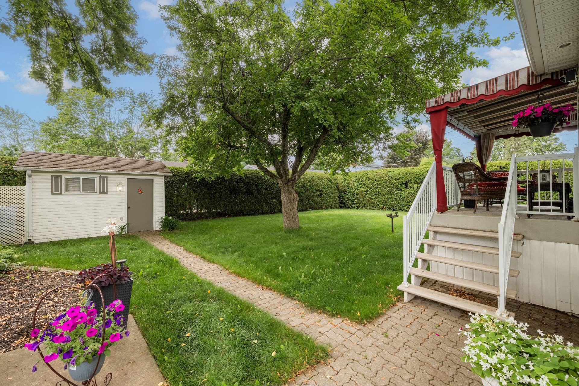 









161


Rue De Mésy

,
Boucherville,




QC
J4B4E4


