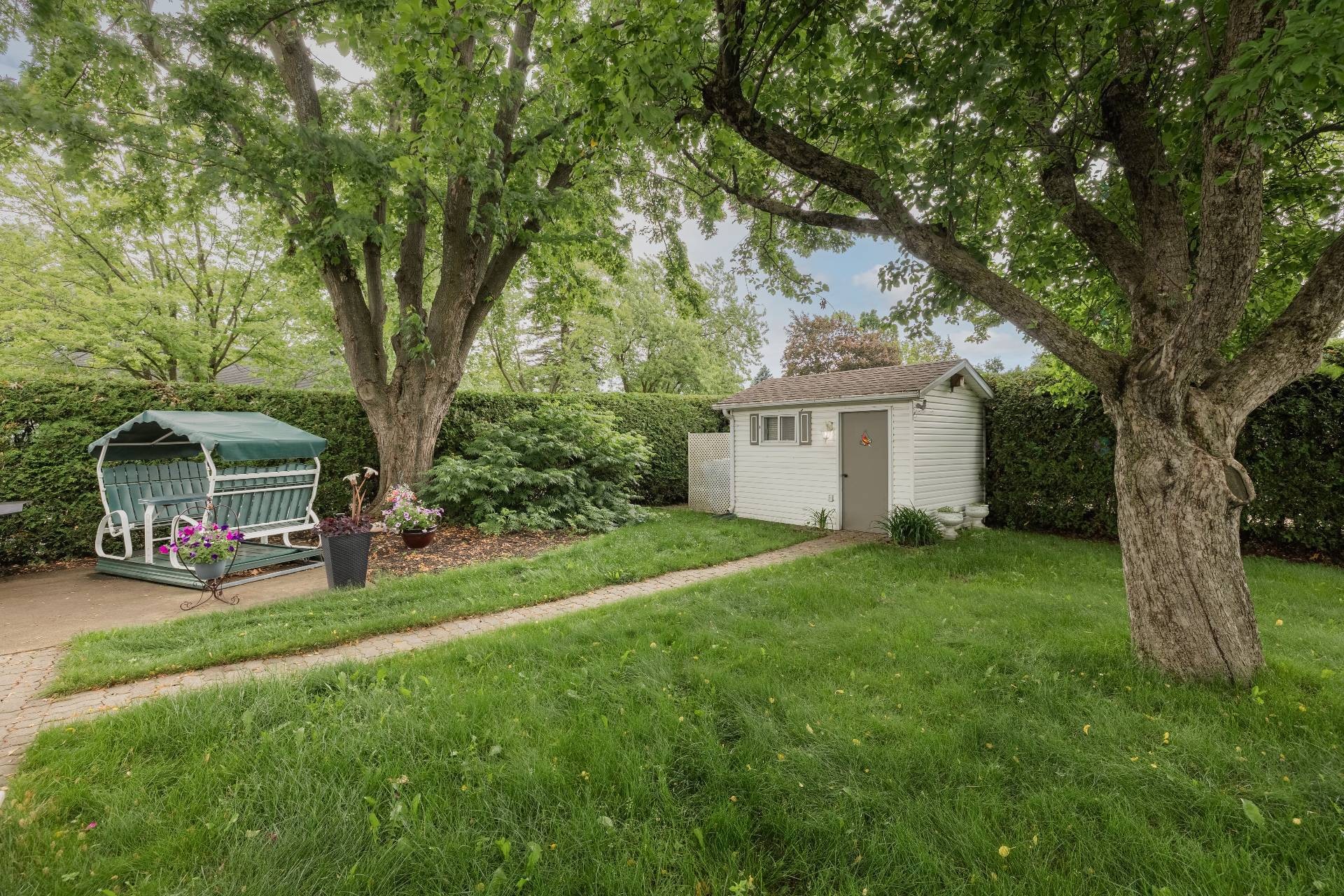 









161


Rue De Mésy

,
Boucherville,




QC
J4B4E4

