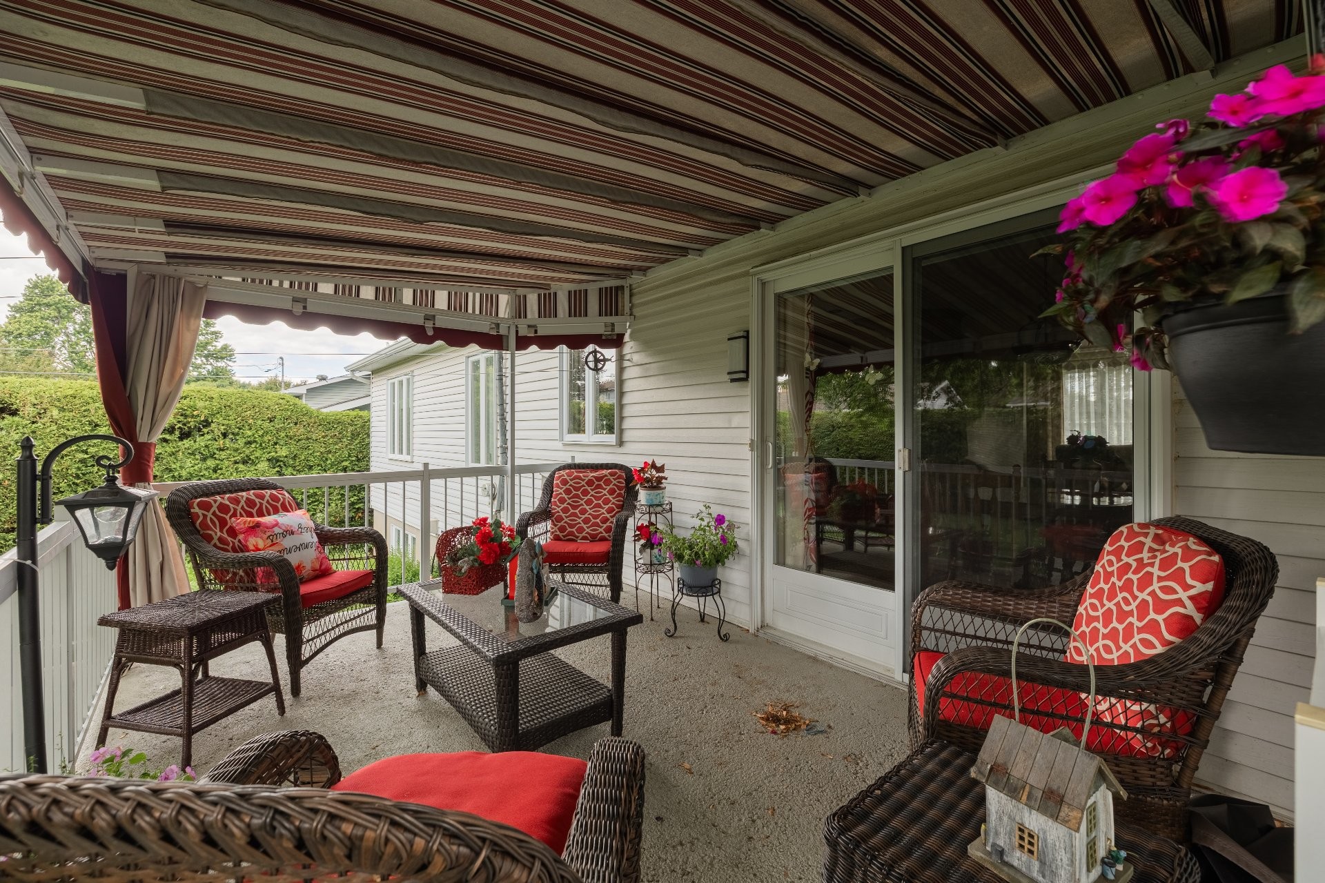 









161


Rue De Mésy

,
Boucherville,




QC
J4B4E4


