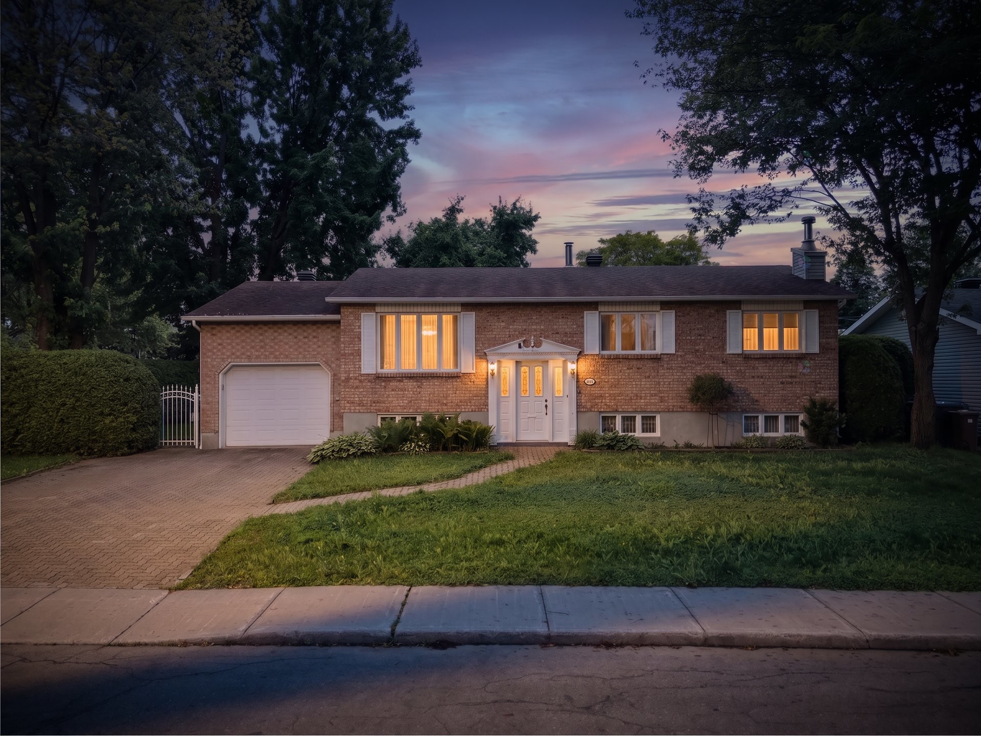 









161


Rue De Mésy

,
Boucherville,




QC
J4B4E4

