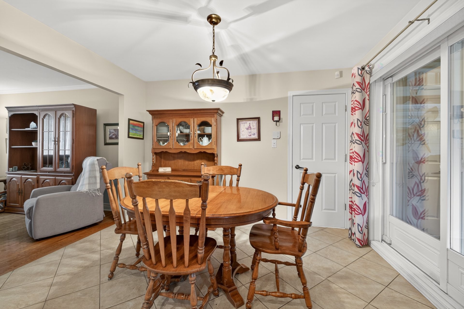 









161


Rue De Mésy

,
Boucherville,




QC
J4B4E4


