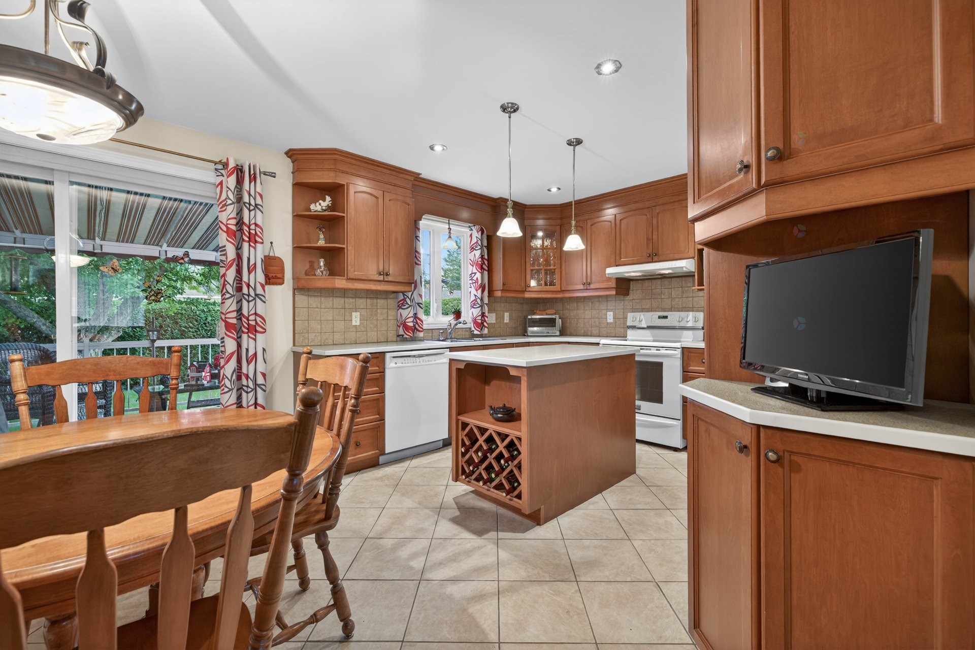 









161


Rue De Mésy

,
Boucherville,




QC
J4B4E4

