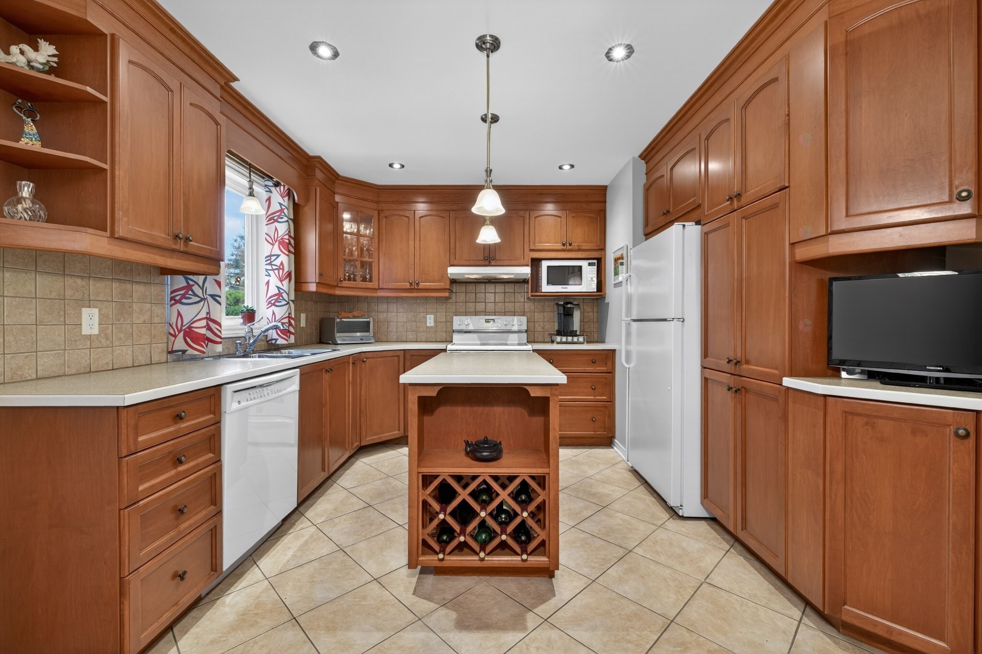 









161


Rue De Mésy

,
Boucherville,




QC
J4B4E4

