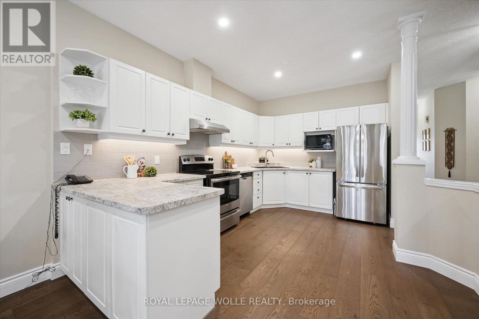 












14 - 180 OLD ABBEY ROAD

,
Waterloo,




Ontario
N2K4B2

