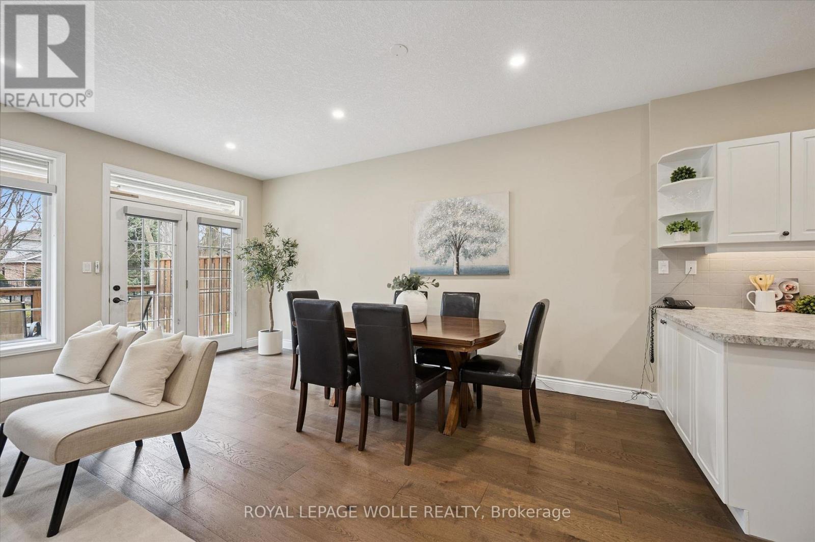 












14 - 180 OLD ABBEY ROAD

,
Waterloo,




Ontario
N2K4B2

