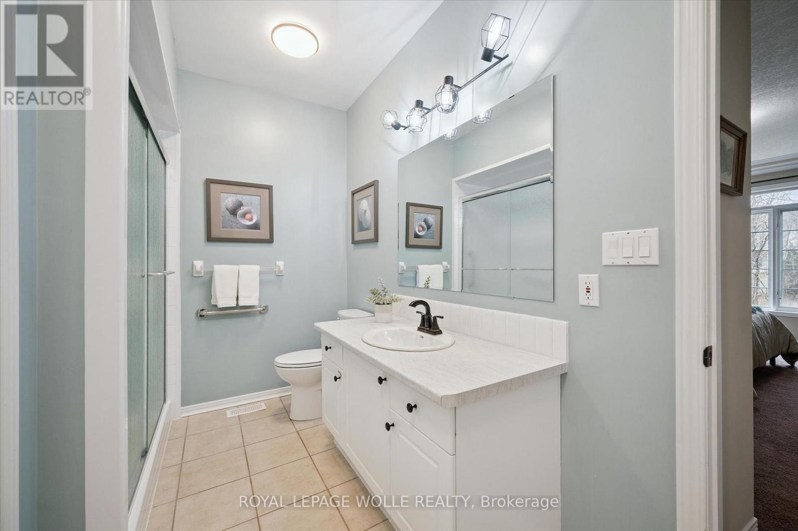 












14 - 180 OLD ABBEY ROAD

,
Waterloo,




Ontario
N2K4B2

