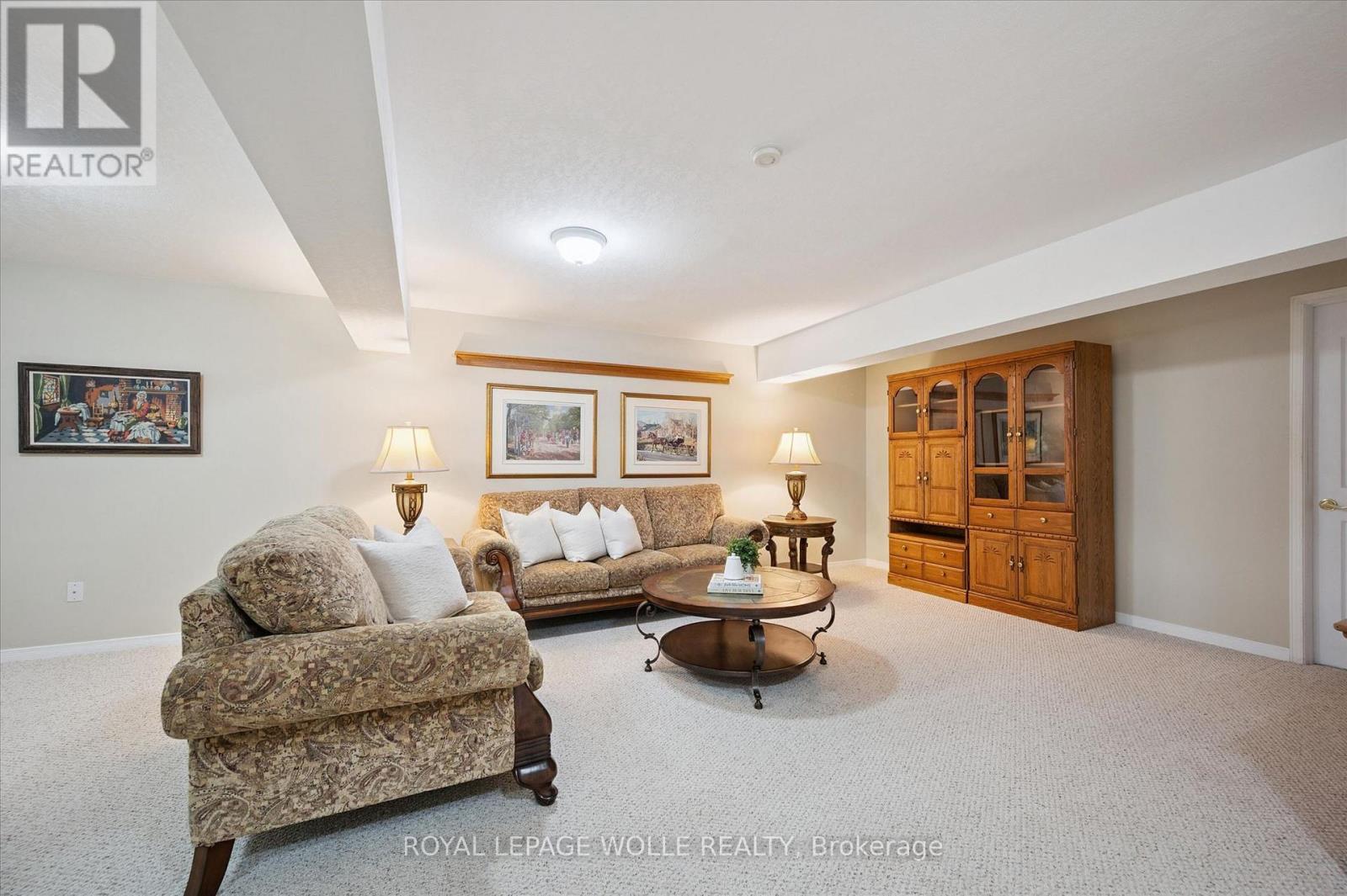 












14 - 180 OLD ABBEY ROAD

,
Waterloo,




Ontario
N2K4B2

