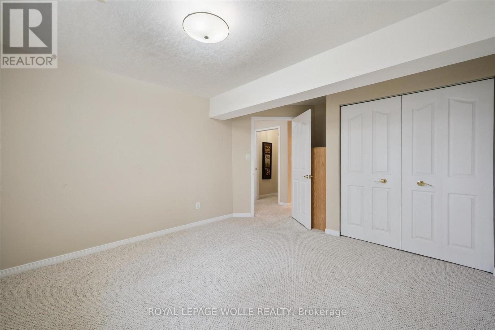 












14 - 180 OLD ABBEY ROAD

,
Waterloo,




Ontario
N2K4B2

