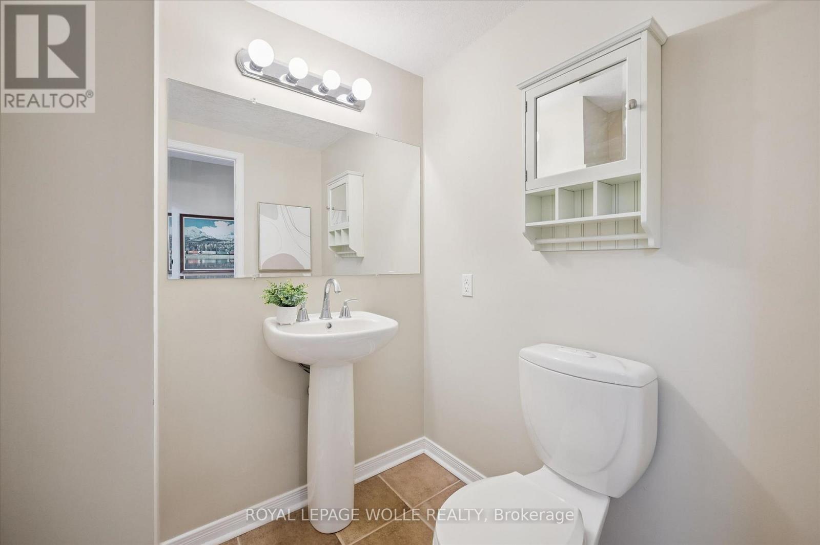 












14 - 180 OLD ABBEY ROAD

,
Waterloo,




Ontario
N2K4B2

