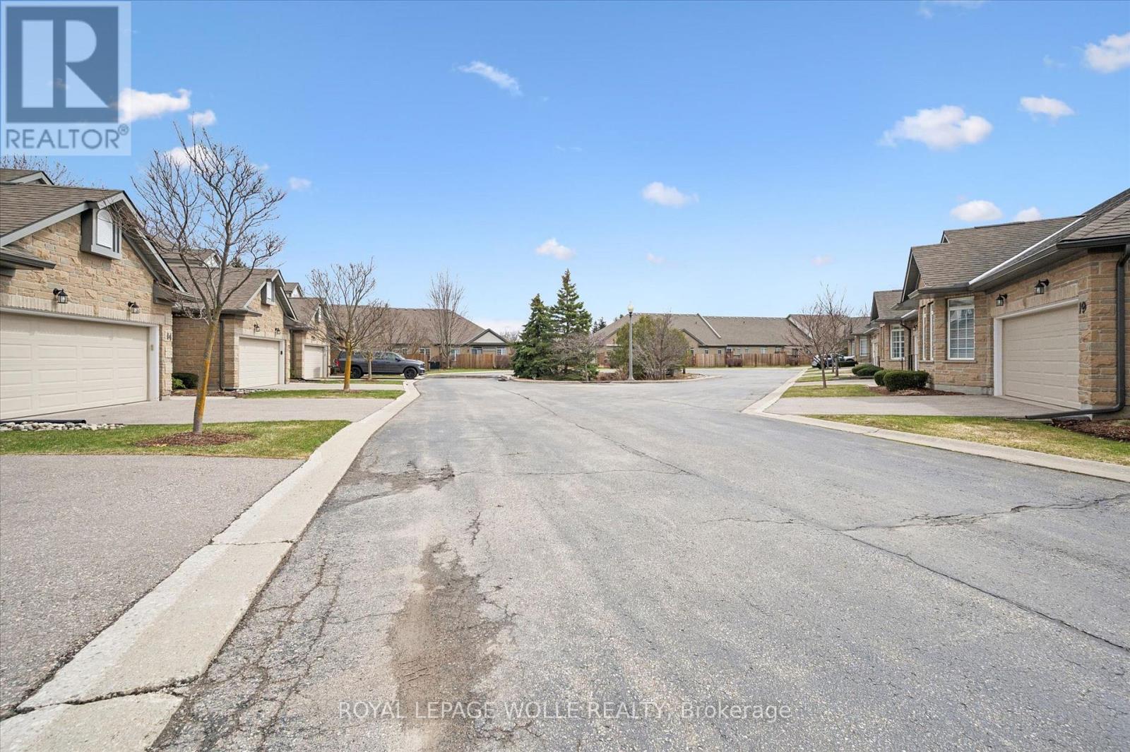 












14 - 180 OLD ABBEY ROAD

,
Waterloo,




Ontario
N2K4B2


