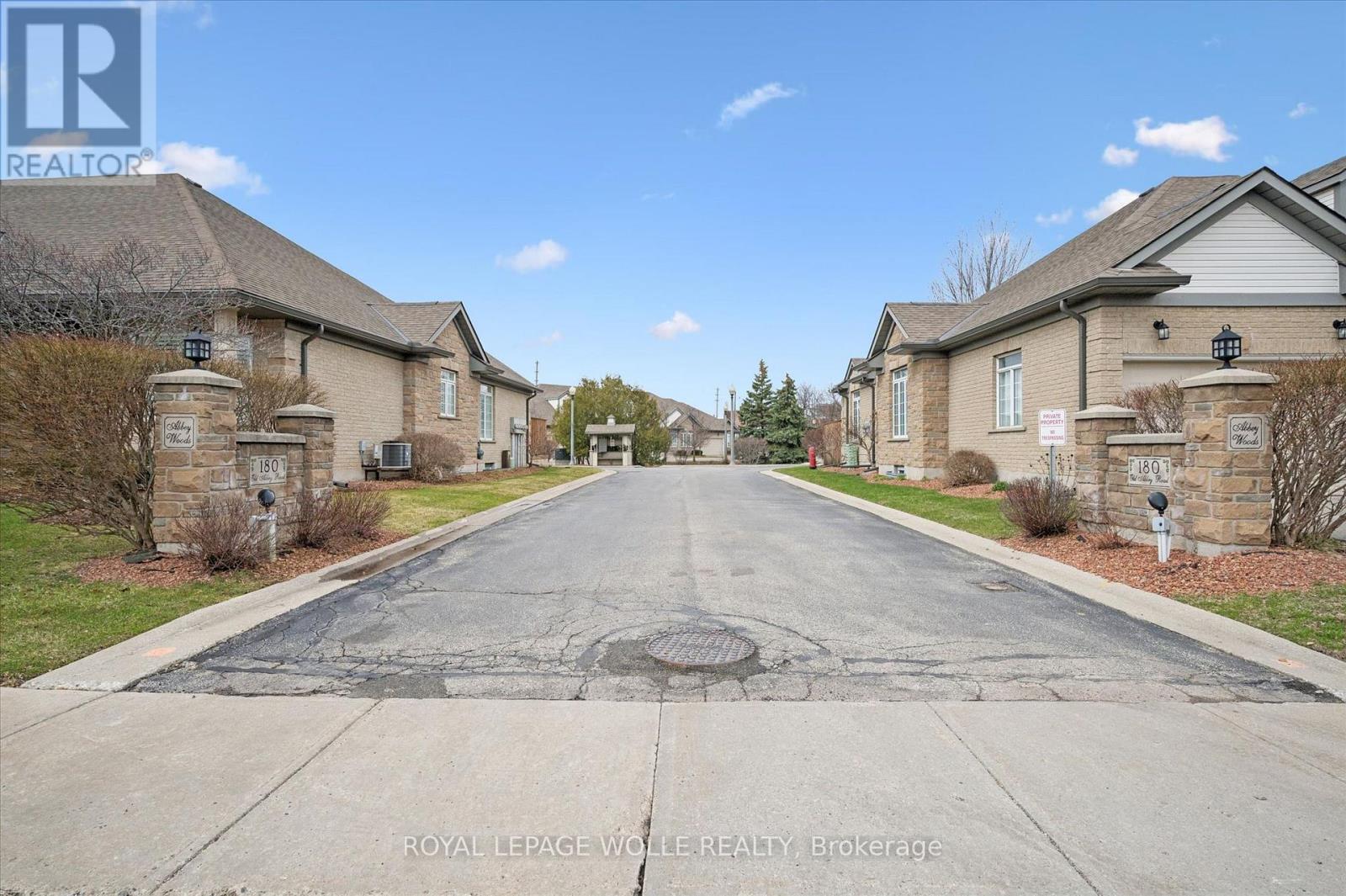 












14 - 180 OLD ABBEY ROAD

,
Waterloo,




Ontario
N2K4B2

