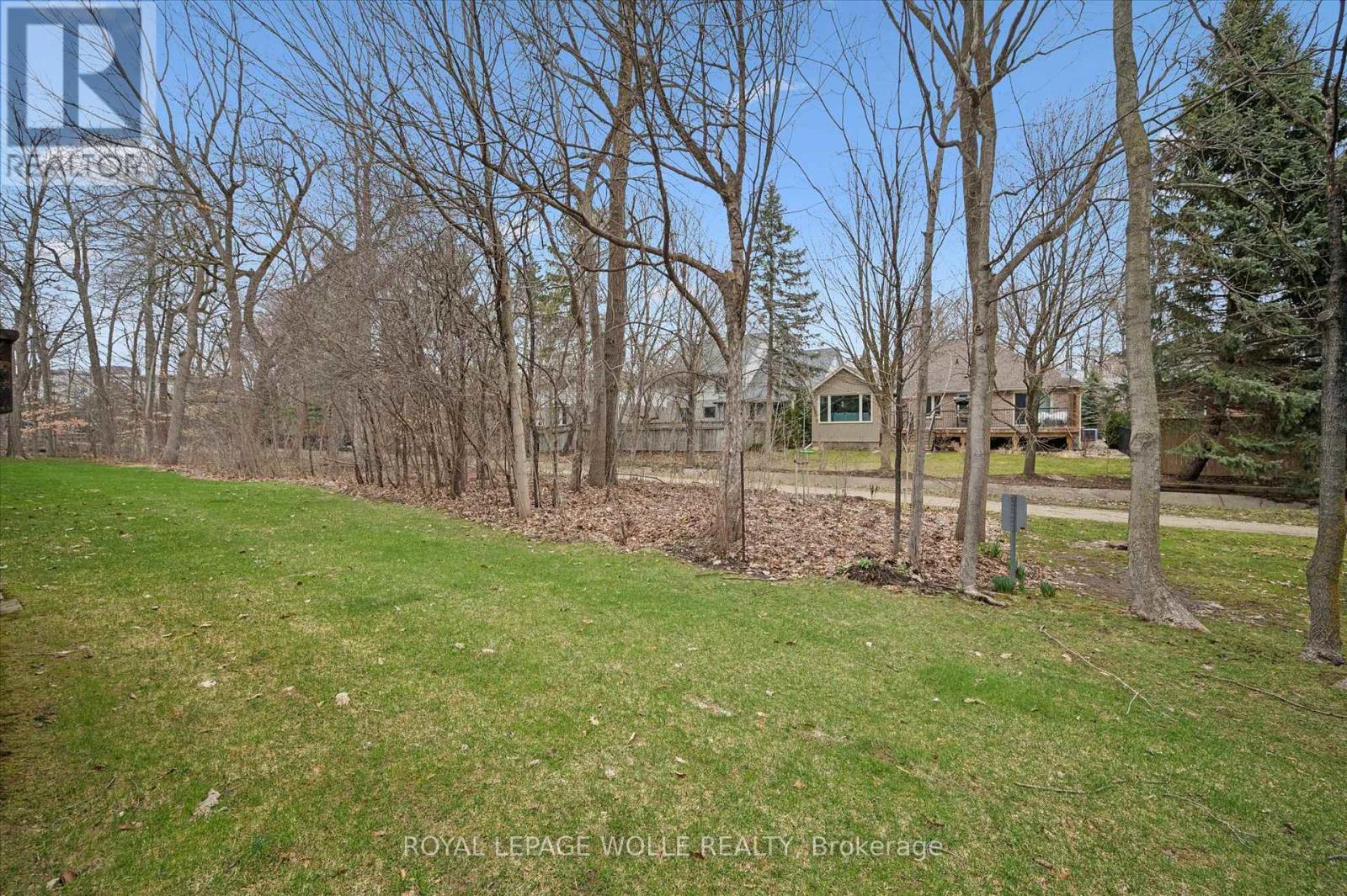 












14 - 180 OLD ABBEY ROAD

,
Waterloo,




Ontario
N2K4B2

