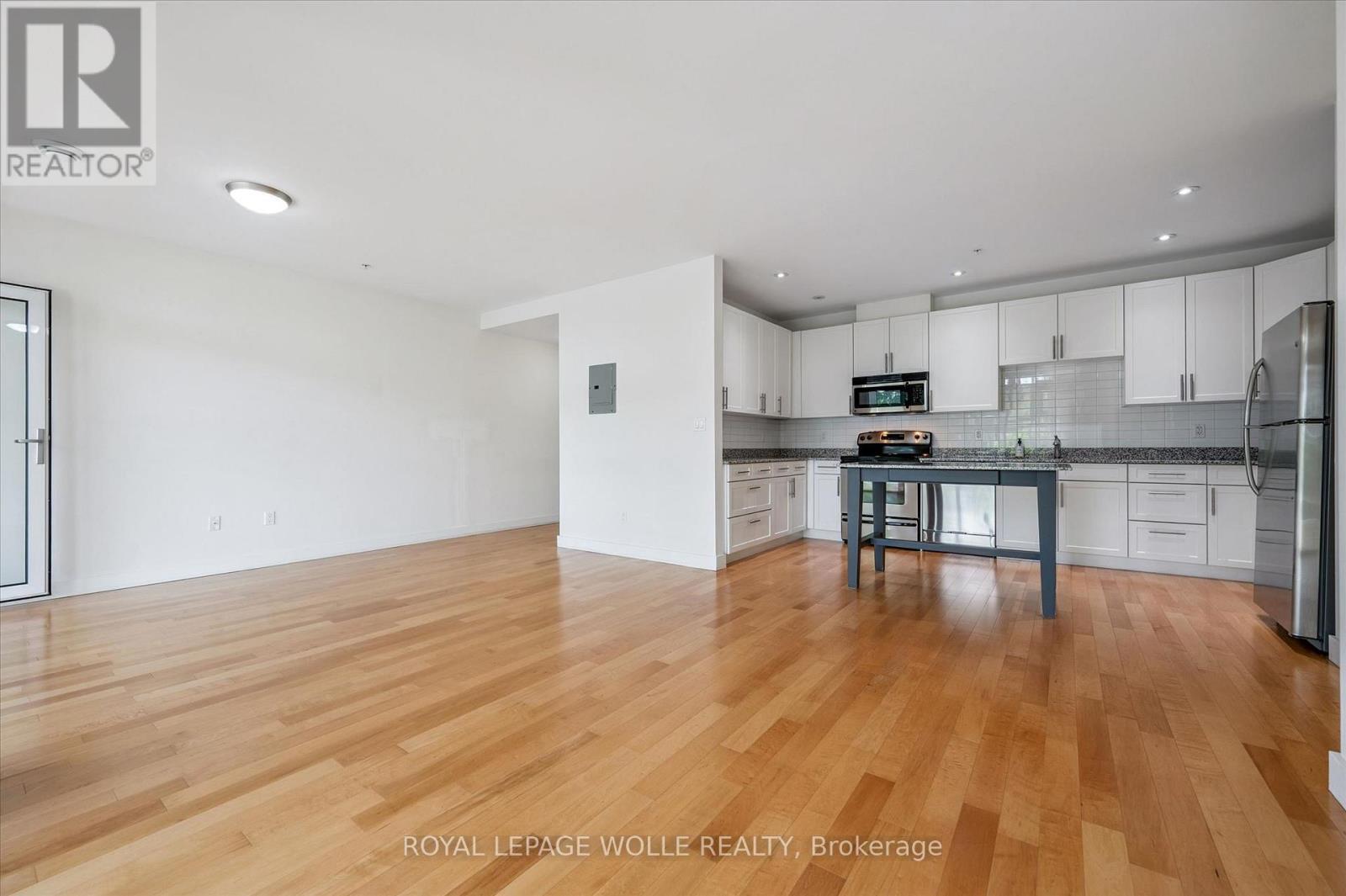 












304 - 188 KING STREET S

,
Waterloo,




Ontario
N2J0C6

