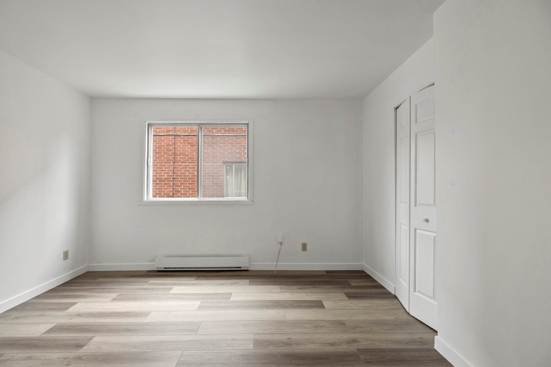 









7511


Rue Chouinard

,
Montréal (LaSalle),




QC
H8N2L6

