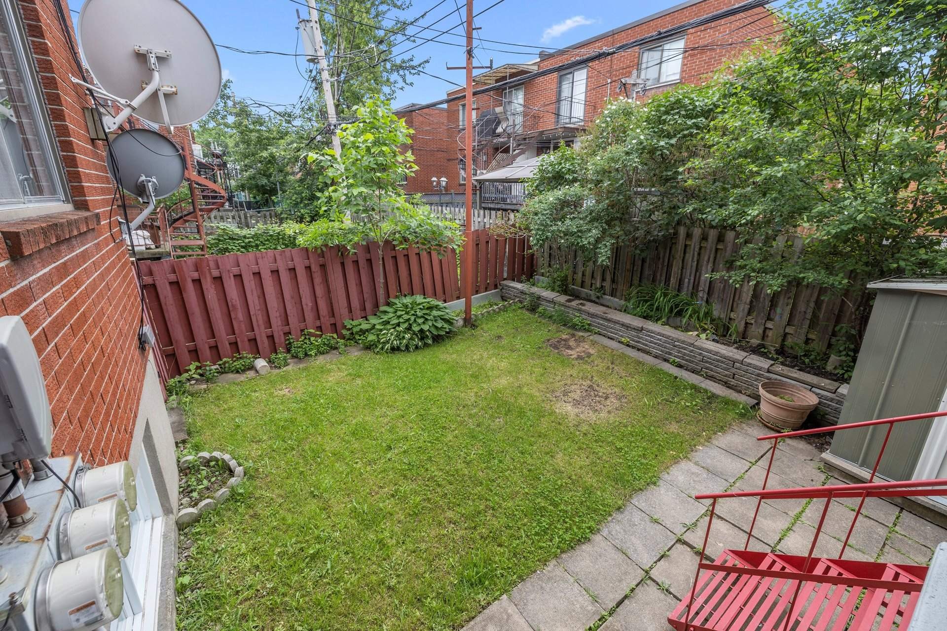 









7511


Rue Chouinard

,
Montréal (LaSalle),




QC
H8N2L6

