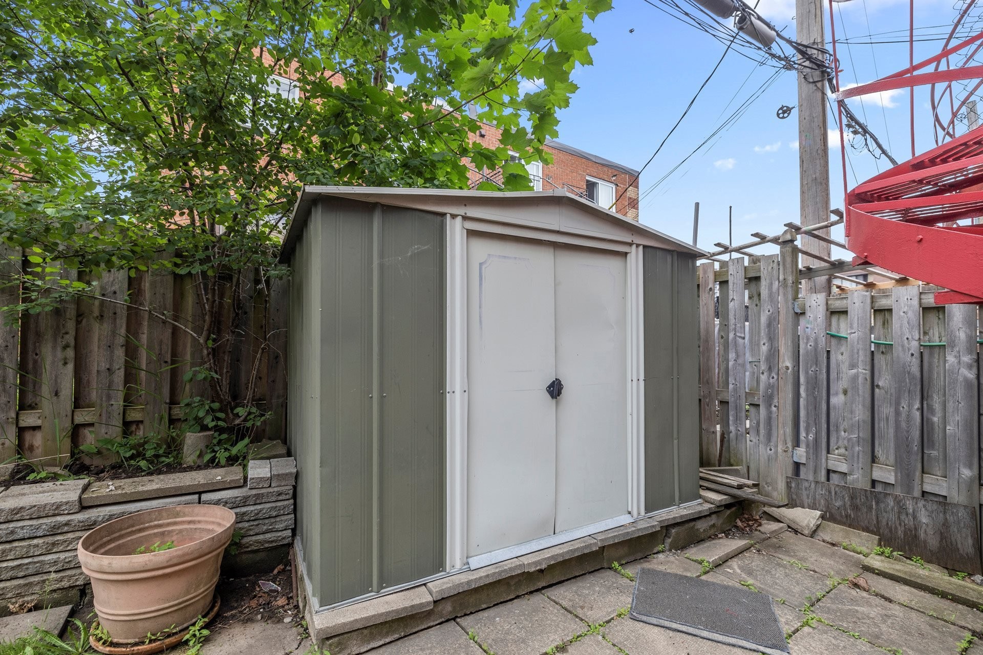 









7511


Rue Chouinard

,
Montréal (LaSalle),




QC
H8N2L6

