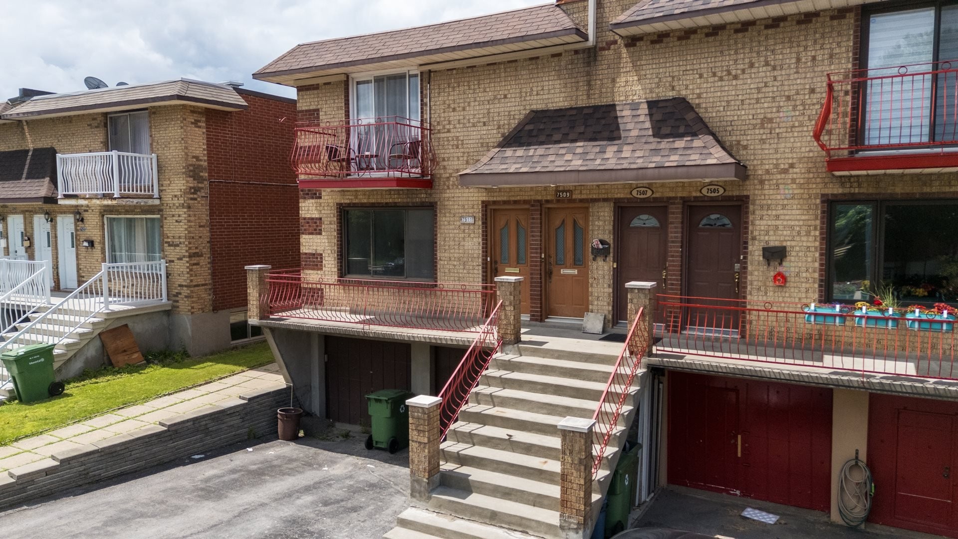 









7511


Rue Chouinard

,
Montréal (LaSalle),




QC
H8N2L6

