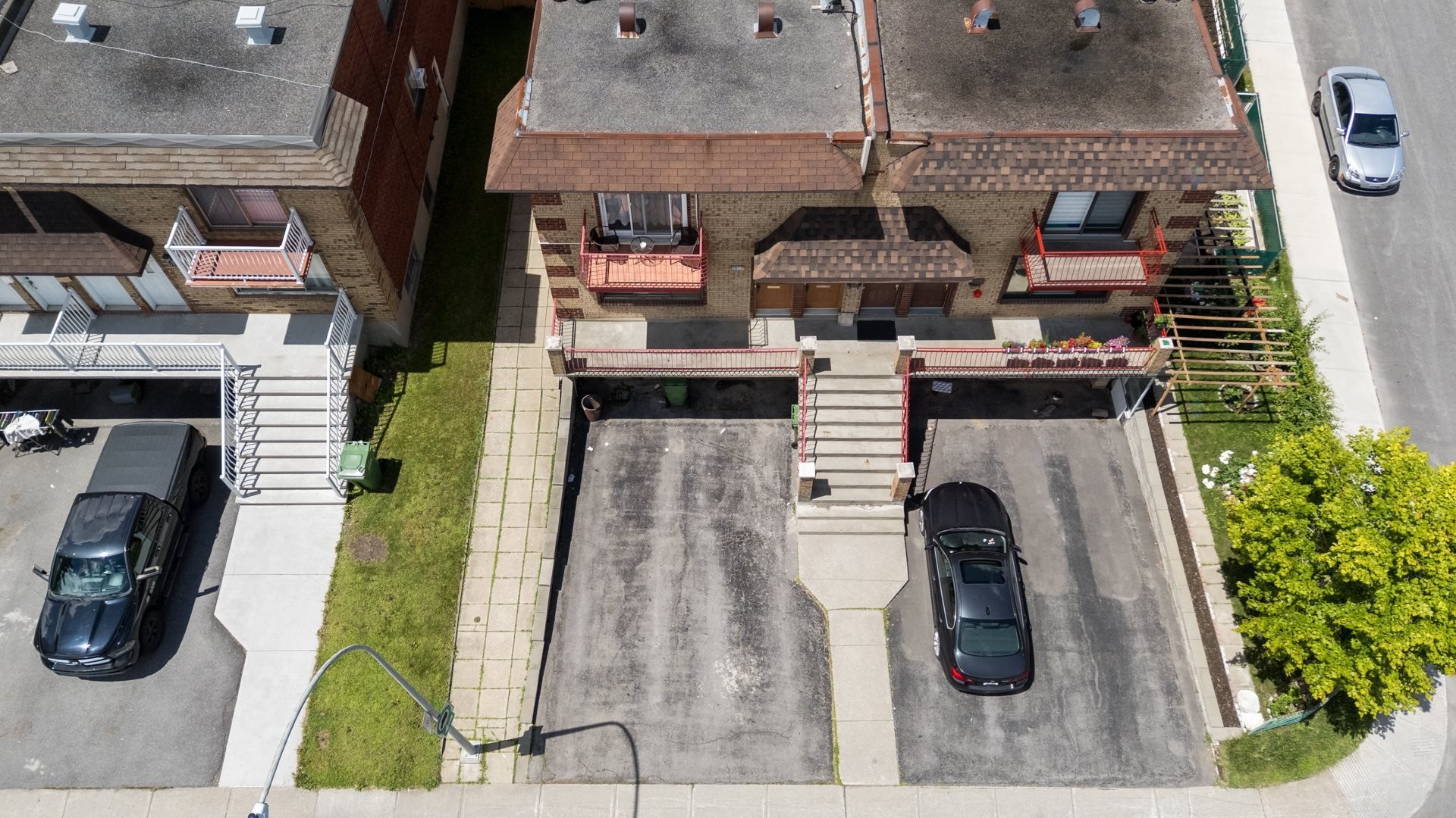 









7511


Rue Chouinard

,
Montréal (LaSalle),




QC
H8N2L6

