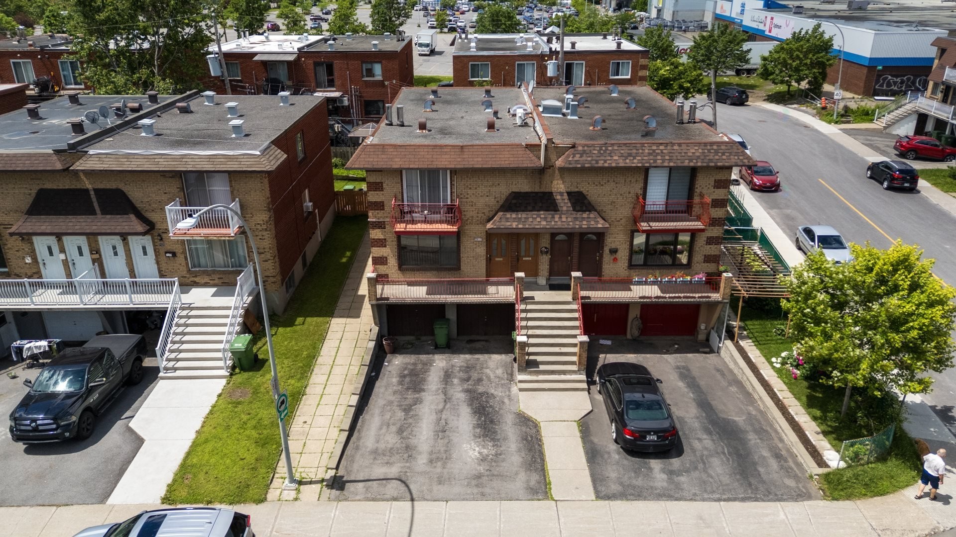 









7511


Rue Chouinard

,
Montréal (LaSalle),




QC
H8N2L6

