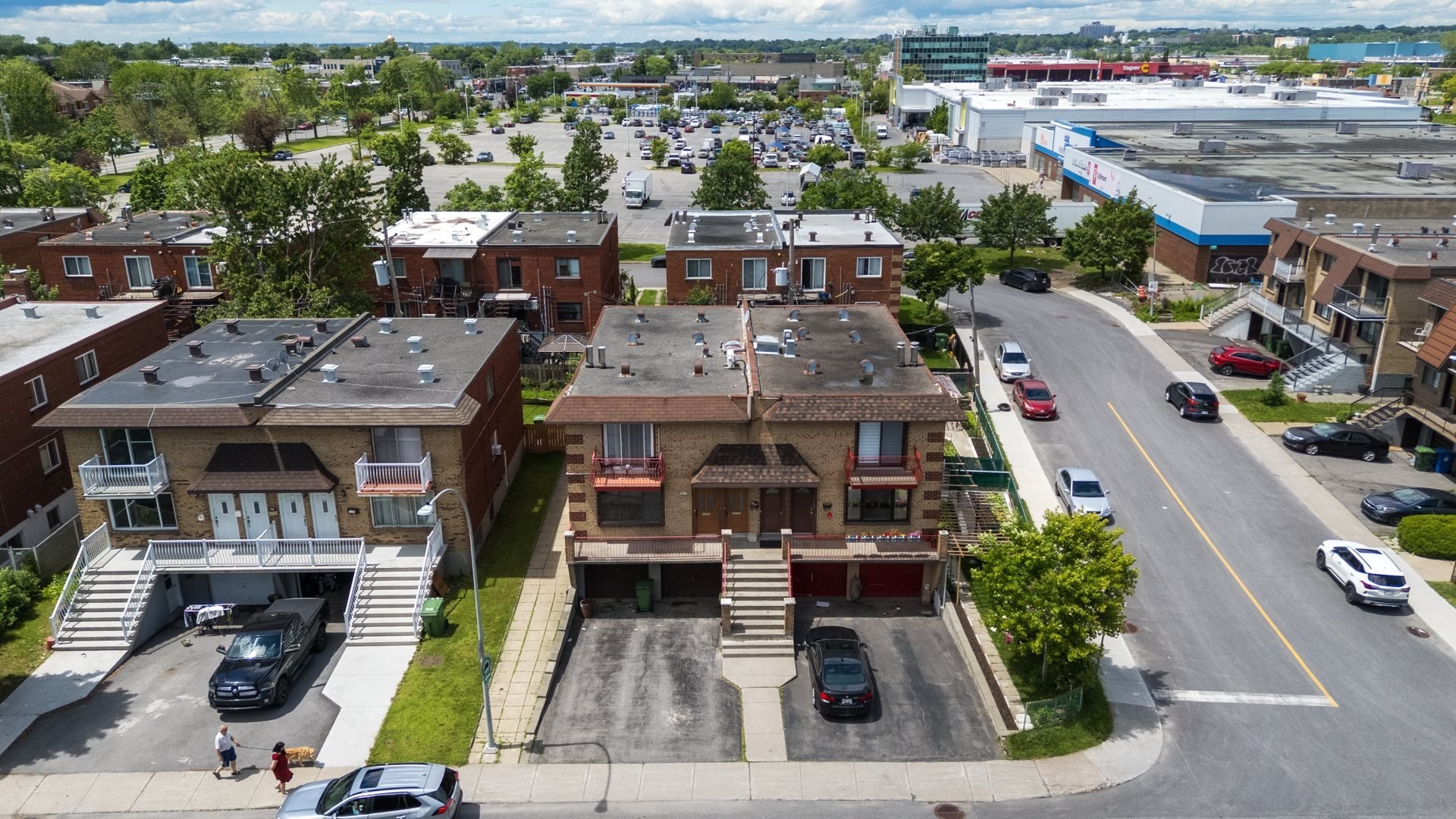 









7511


Rue Chouinard

,
Montréal (LaSalle),




QC
H8N2L6


