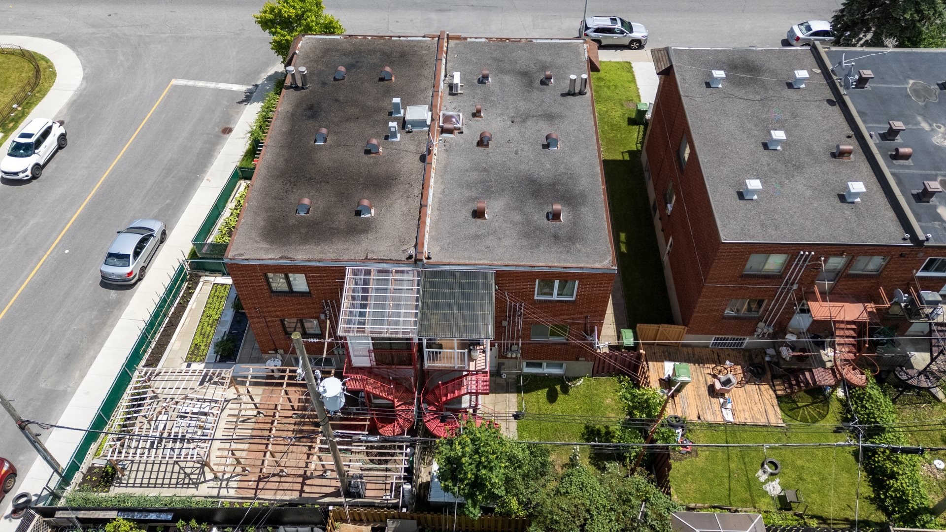 









7511


Rue Chouinard

,
Montréal (LaSalle),




QC
H8N2L6

