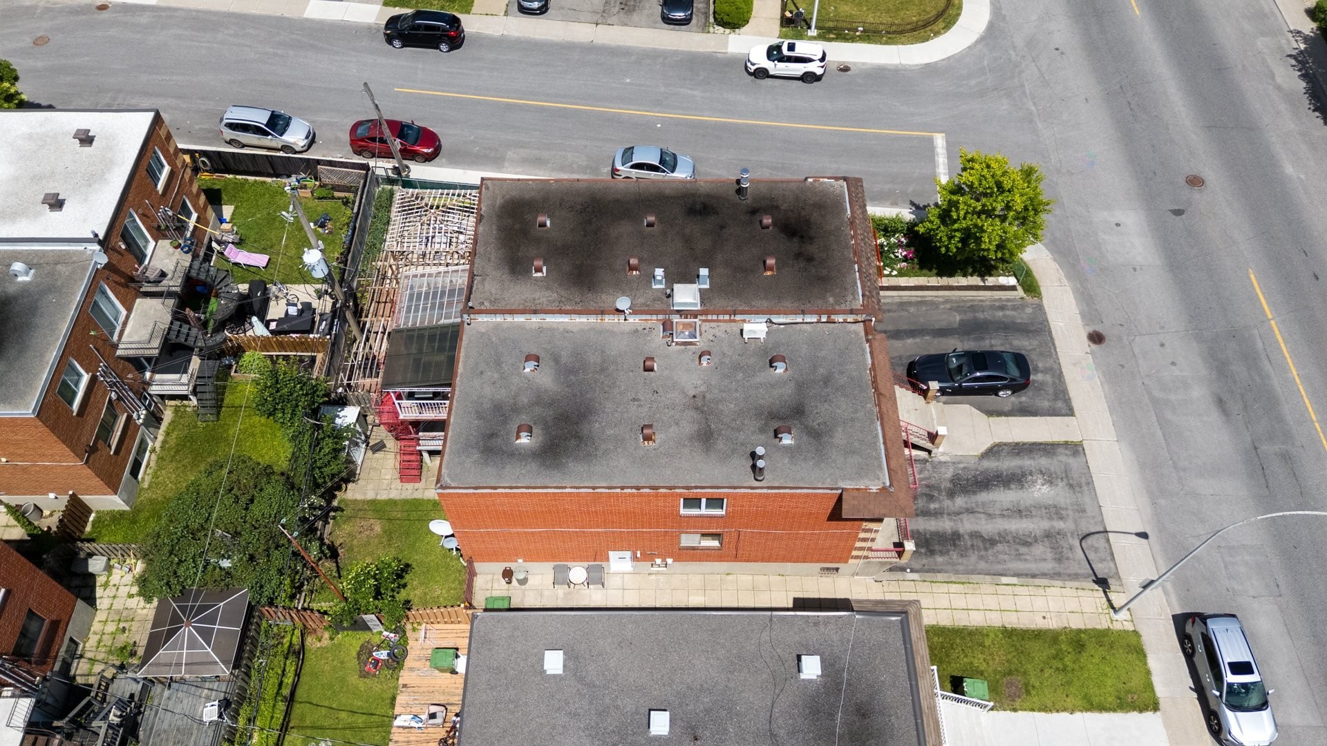 









7511


Rue Chouinard

,
Montréal (LaSalle),




QC
H8N2L6

