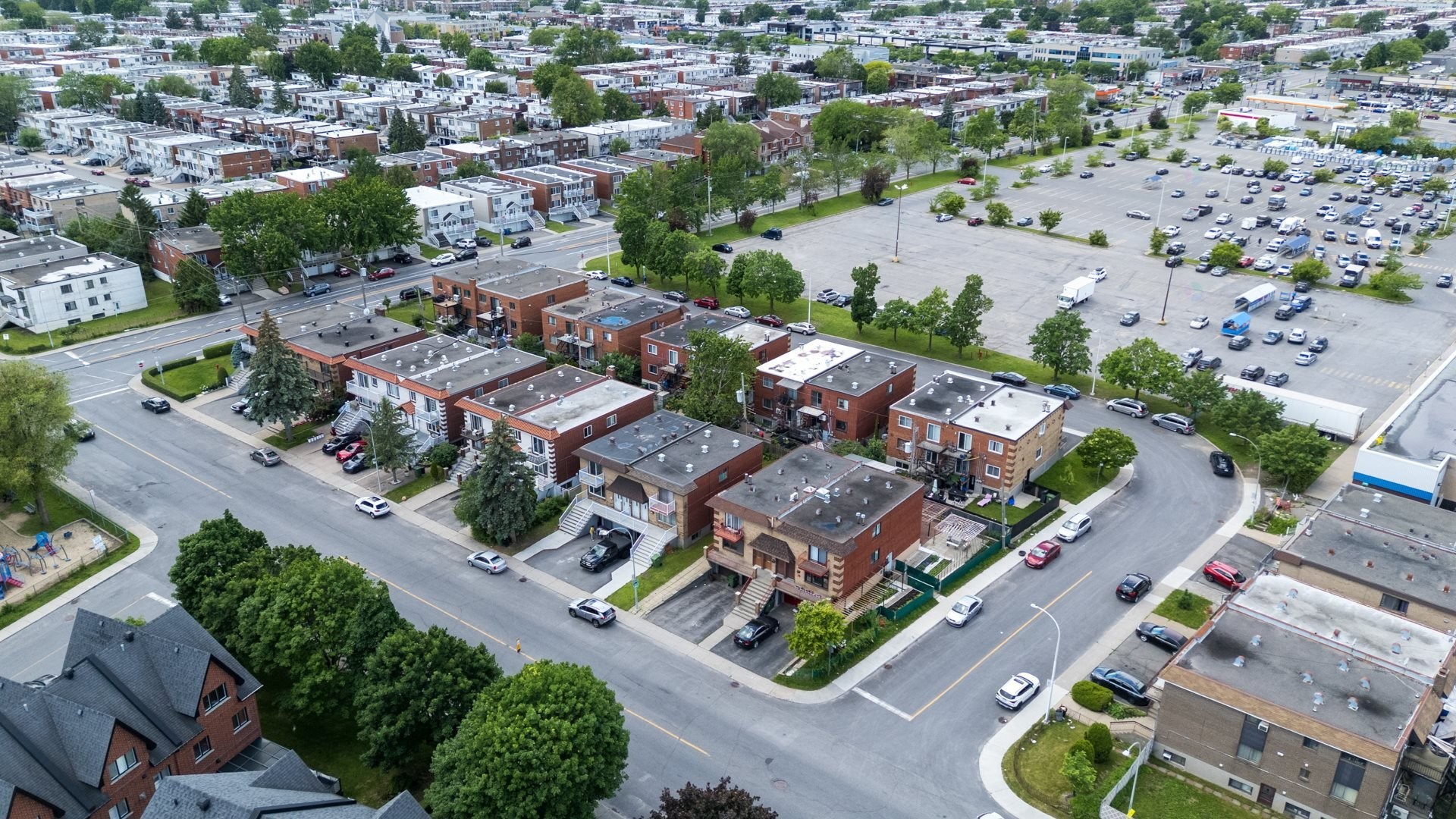 









7511


Rue Chouinard

,
Montréal (LaSalle),




QC
H8N2L6

