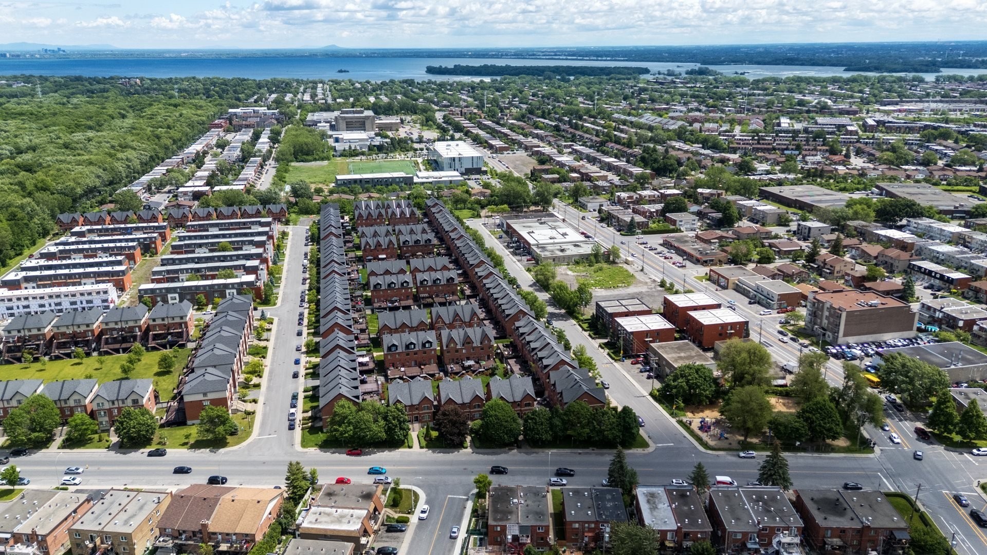









7511


Rue Chouinard

,
Montréal (LaSalle),




QC
H8N2L6

