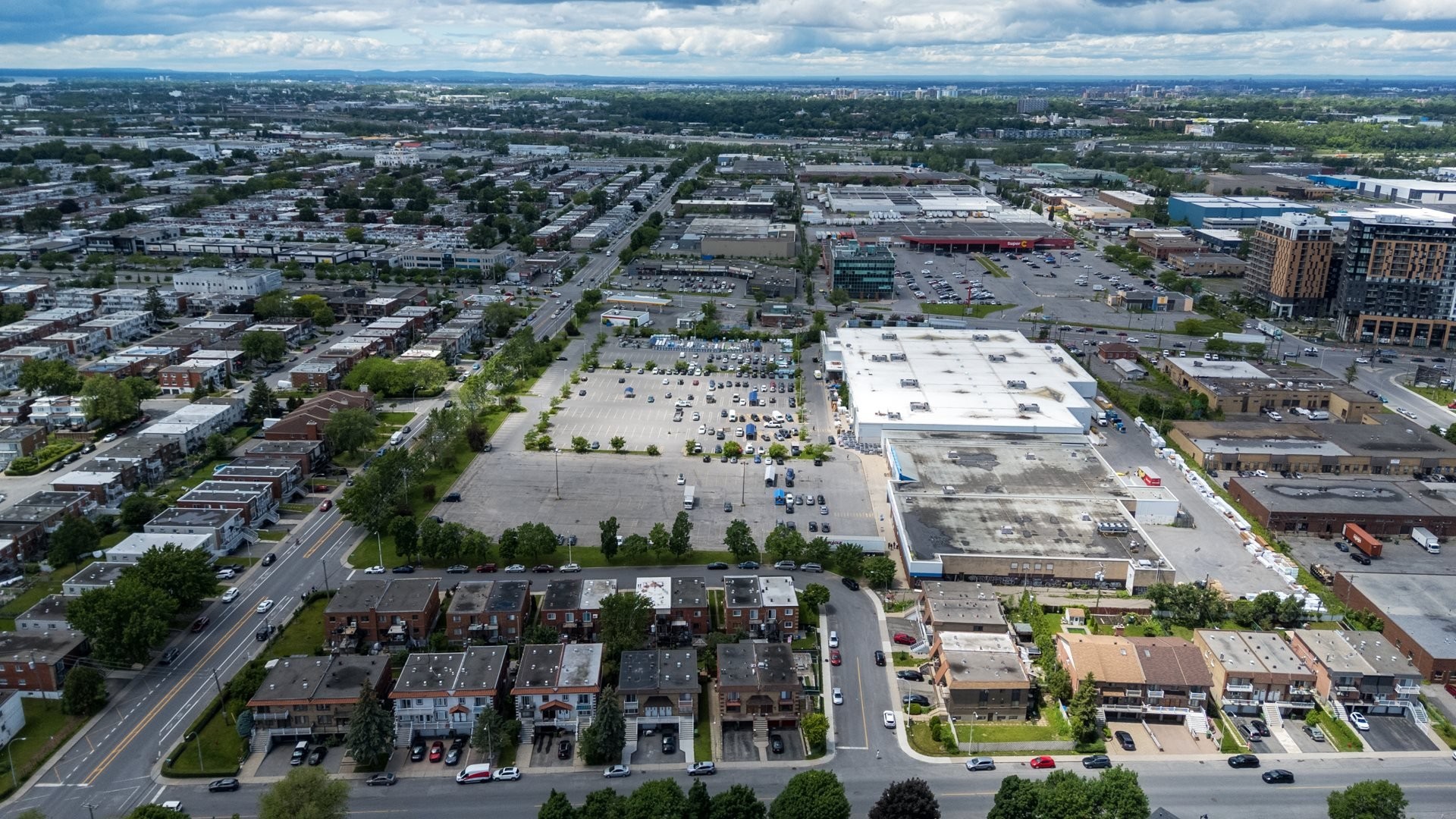 









7511


Rue Chouinard

,
Montréal (LaSalle),




QC
H8N2L6

