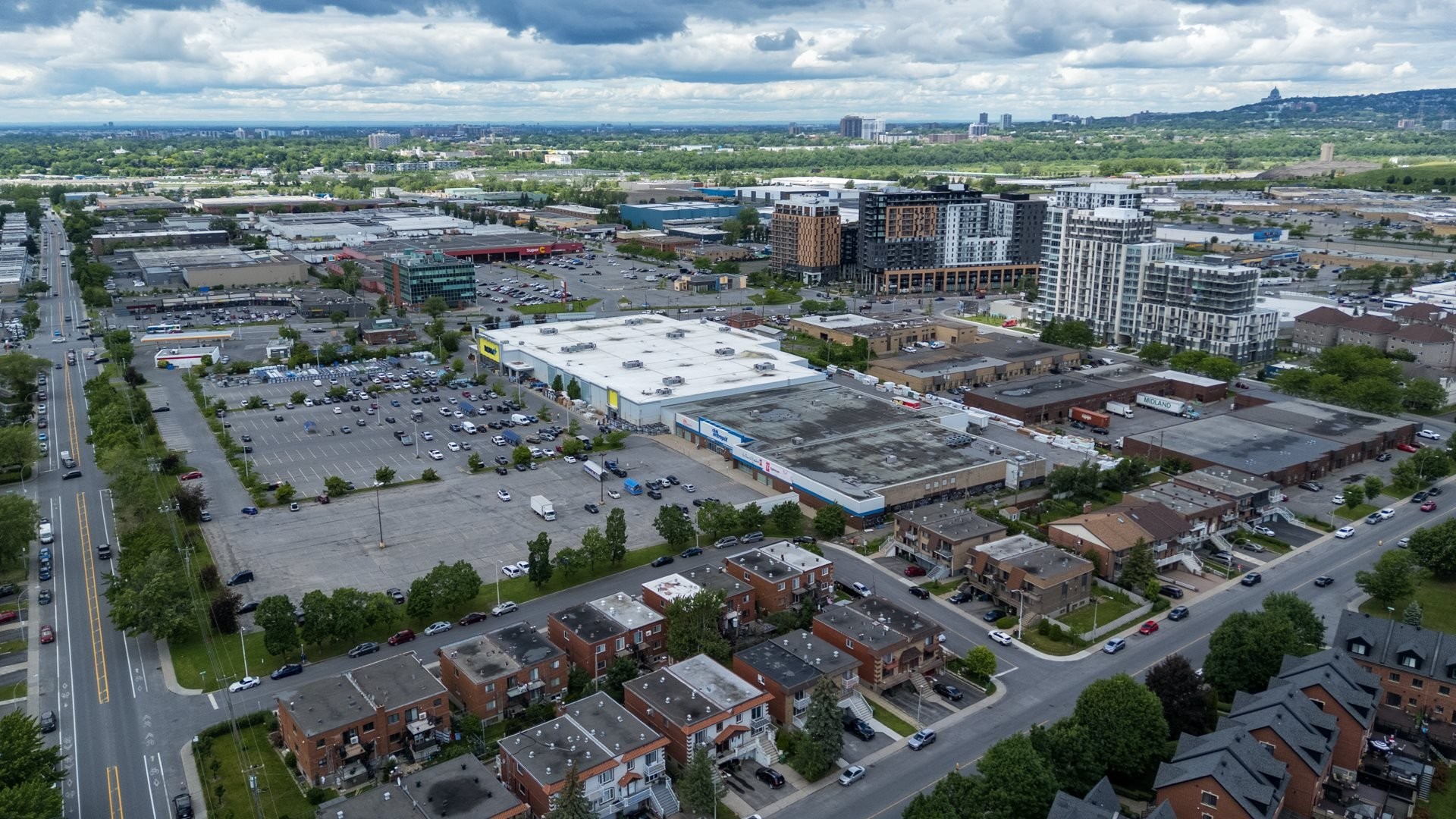 









7511


Rue Chouinard

,
Montréal (LaSalle),




QC
H8N2L6

