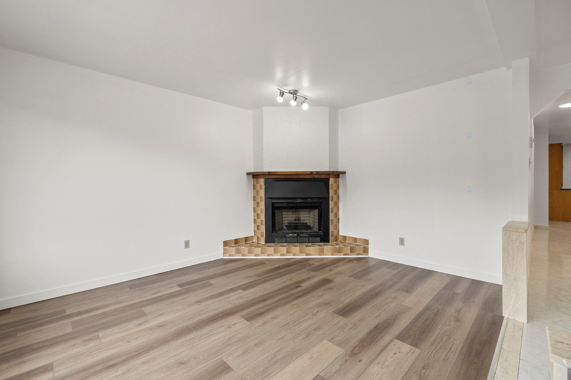 









7511


Rue Chouinard

,
Montréal (LaSalle),




QC
H8N2L6

