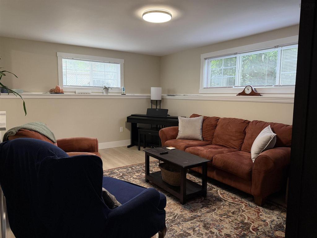 












27 MacIntosh Avenue

,
Bible Hill,




NS
B2N 4L5

