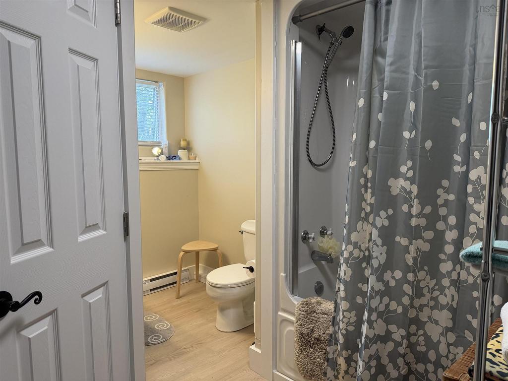 












27 MacIntosh Avenue

,
Bible Hill,




NS
B2N 4L5

