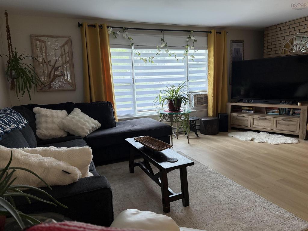 












27 MacIntosh Avenue

,
Bible Hill,




NS
B2N 4L5

