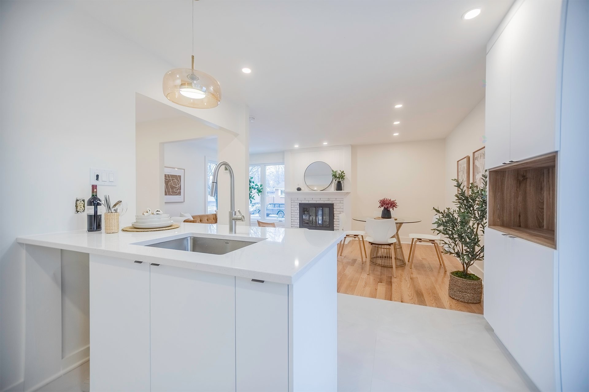 









892


Rue Nicolet

,
Longueuil (Le Vieux-Longueuil),




QC
J4J4T4

