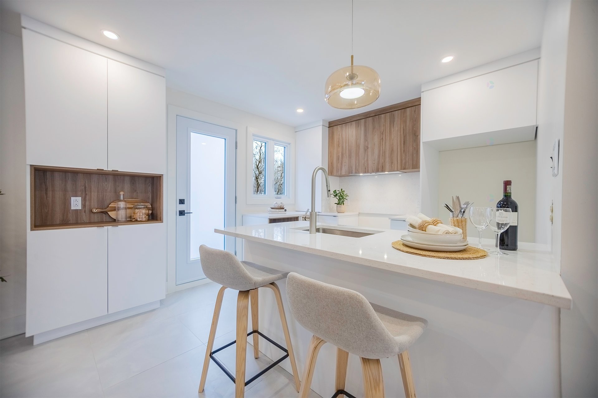 









892


Rue Nicolet

,
Longueuil (Le Vieux-Longueuil),




QC
J4J4T4

